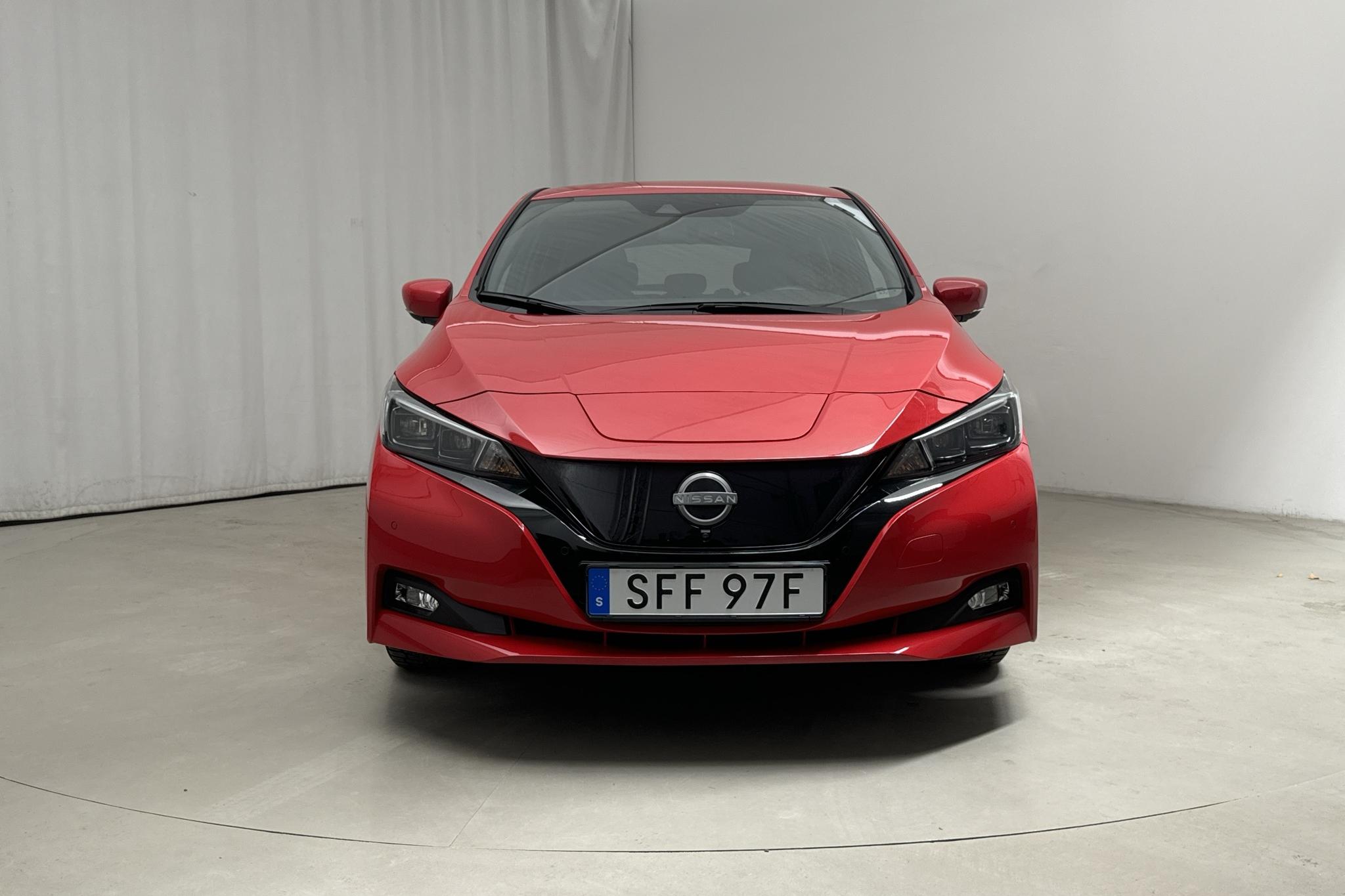 Nissan LEAF 5dr 39 kWh (150hk) - 21 090 km - Automaatne - punane - 2022