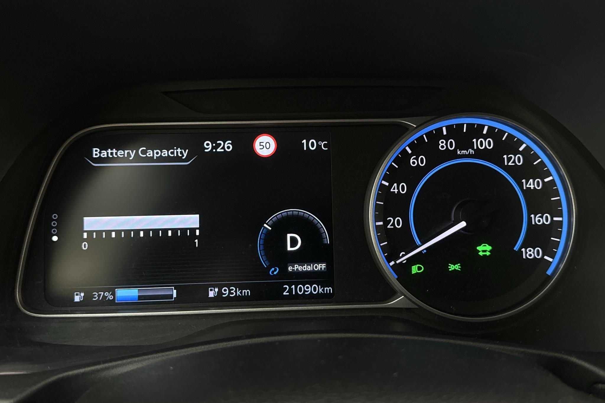 Nissan LEAF 5dr 39 kWh (150hk) - 21 090 km - Automaatne - punane - 2022