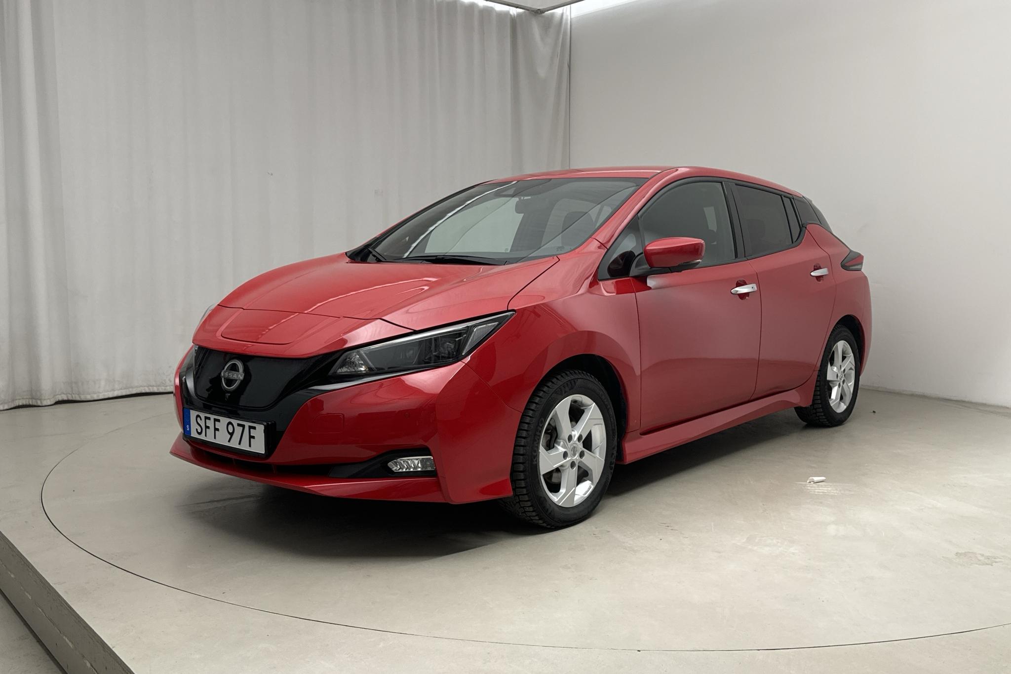 Nissan LEAF 5dr 39 kWh (150hk) - 21 090 km - Automaatne - punane - 2022