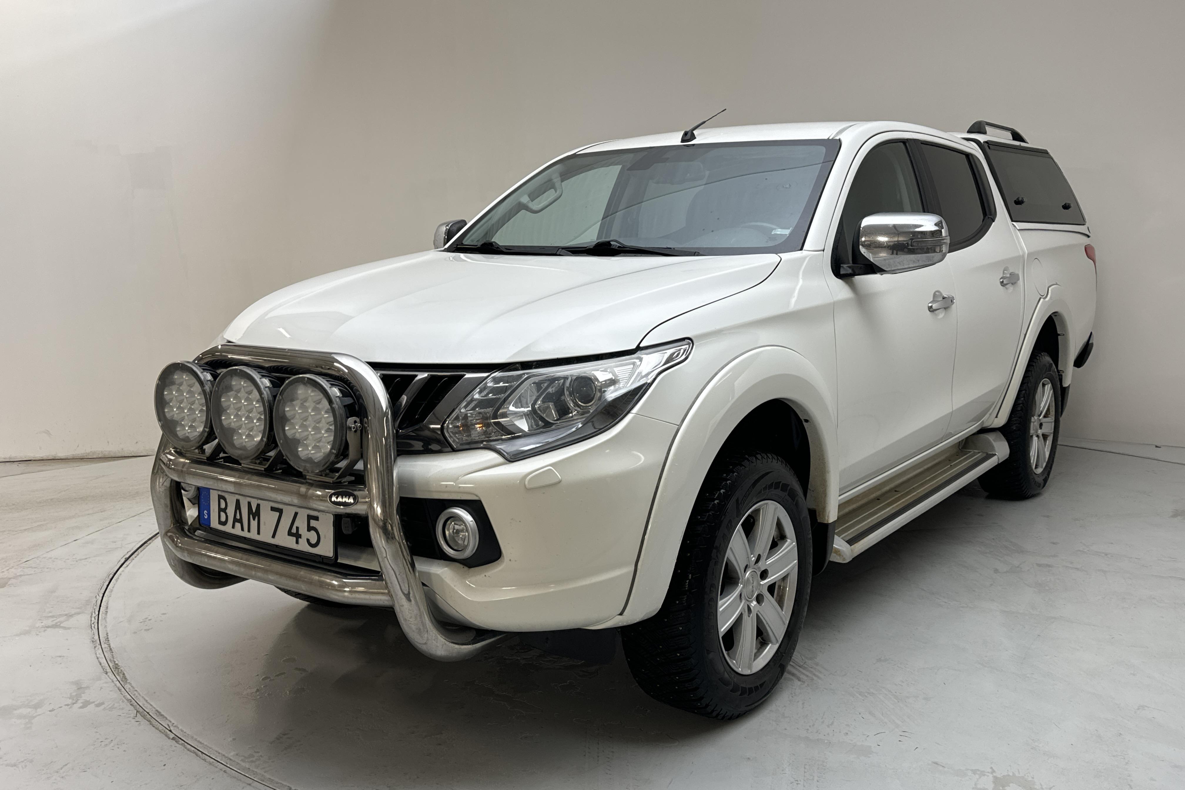 Mitsubishi L200 2.4 DI-D (181hk) - 8 808 mil - Automat - vit - 2017