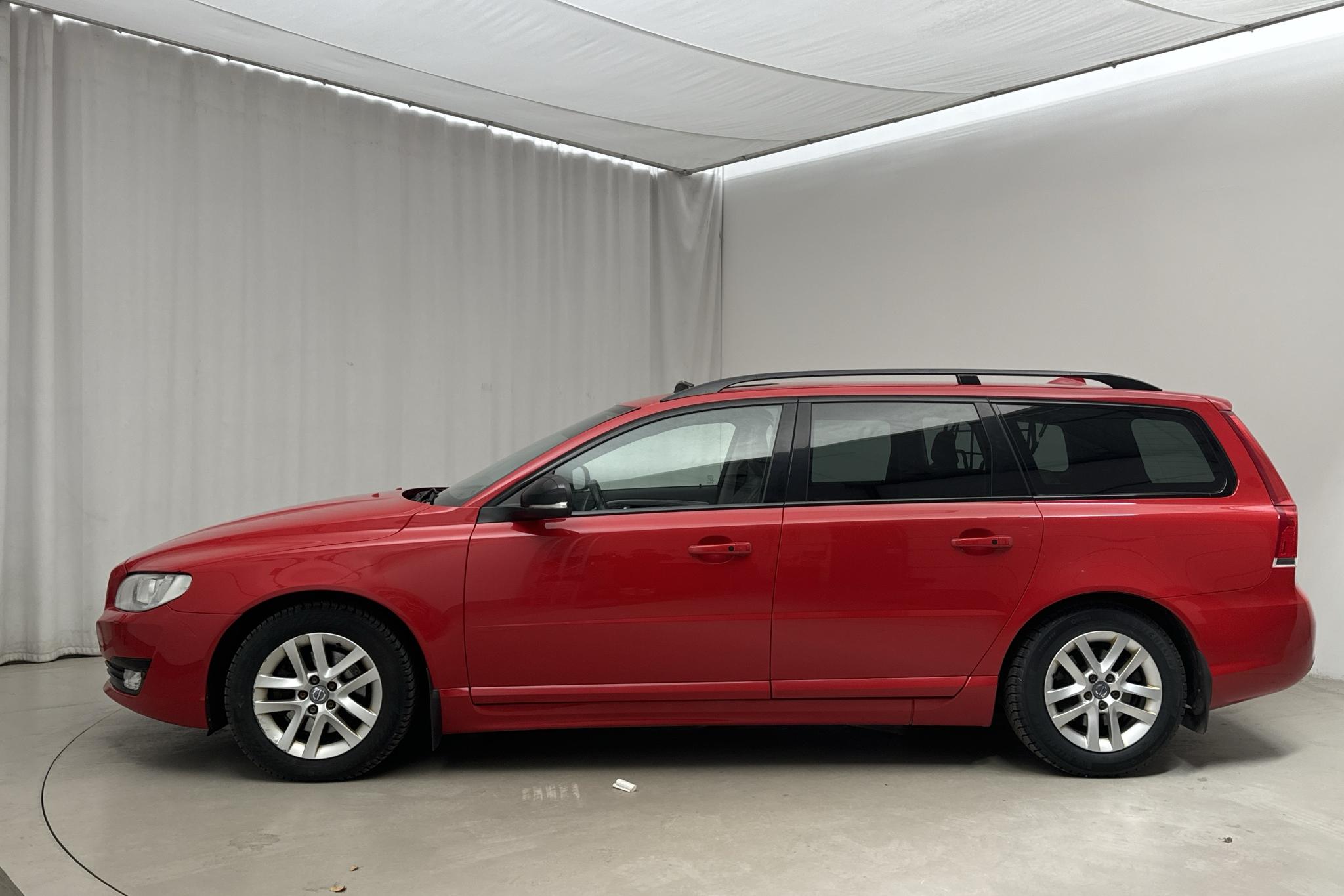 Volvo V70 II D4 (181hk) - 188 270 km - Manual - red - 2016