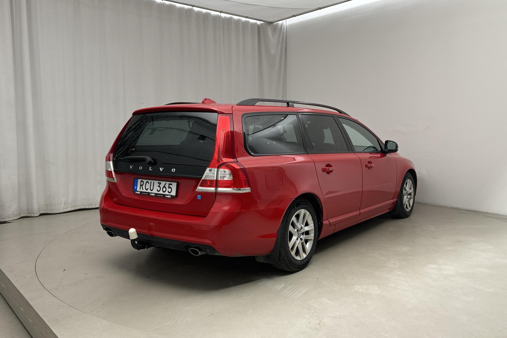 Volvo V70 II D4 (181hk) - 188 270 km - Manual - red - 2016