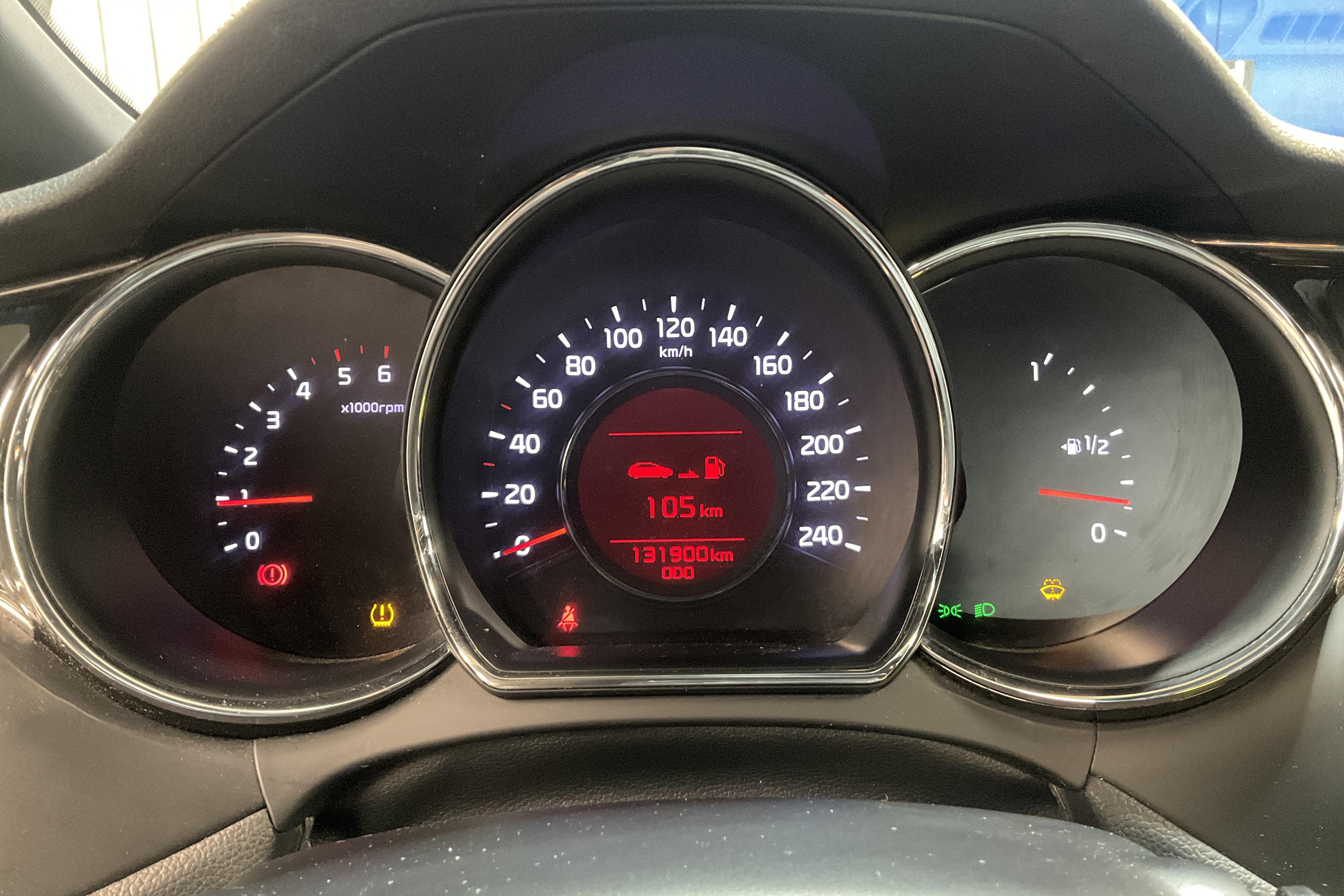 KIA Cee'd 1.6 CRDi SW (136hk) - 131 910 km - Manualna - biały - 2016