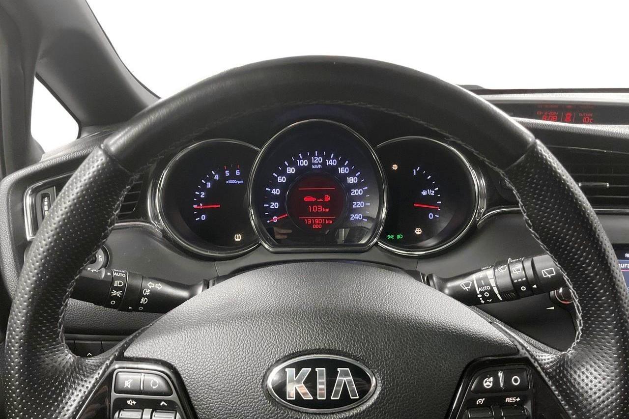 KIA Cee'd 1.6 CRDi SW (136hk) - 131 910 km - Manualna - biały - 2016