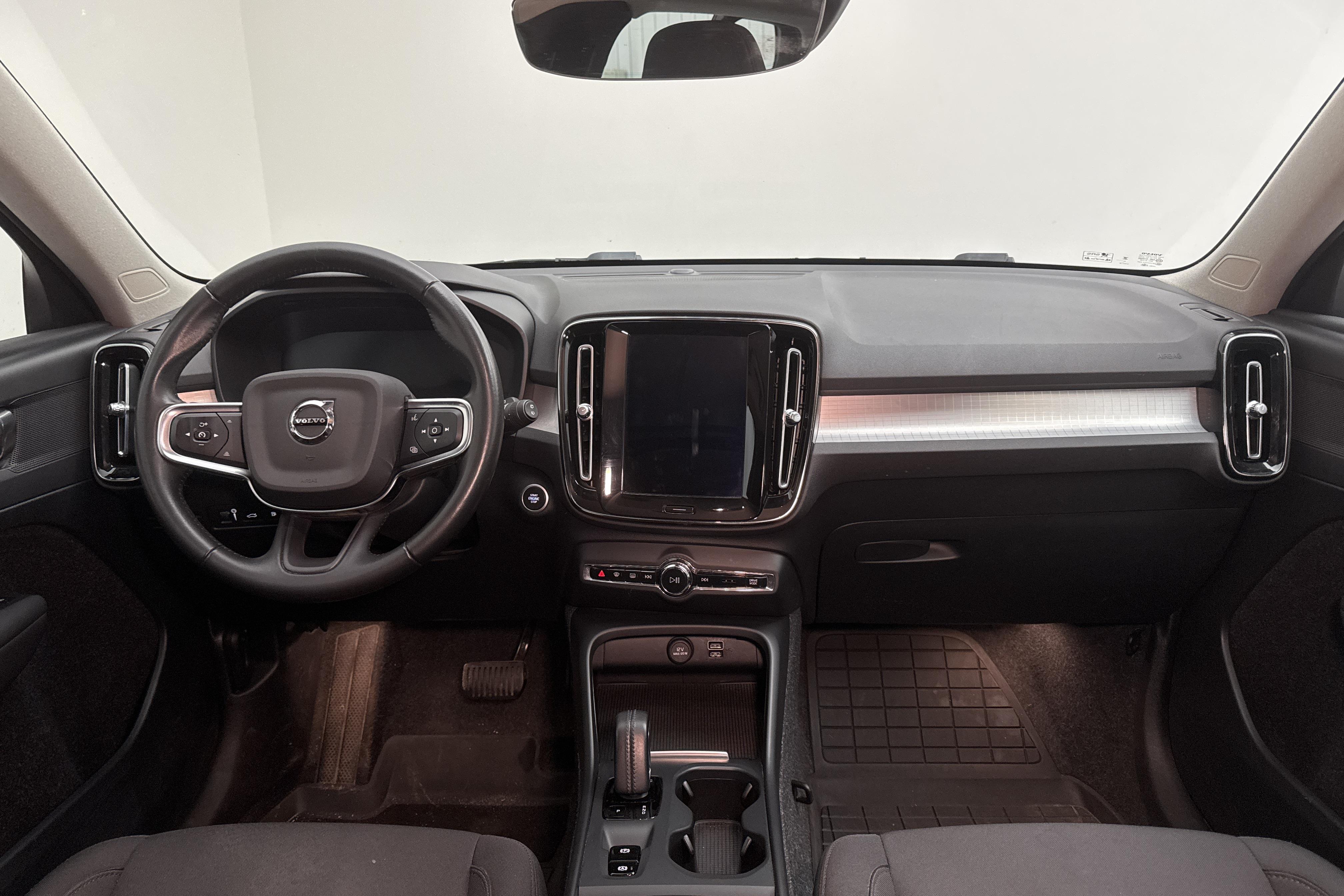 Volvo XC40 T4 FWD Recharge (211hk) - 118 370 km - Automatyczna - czerwony - 2021