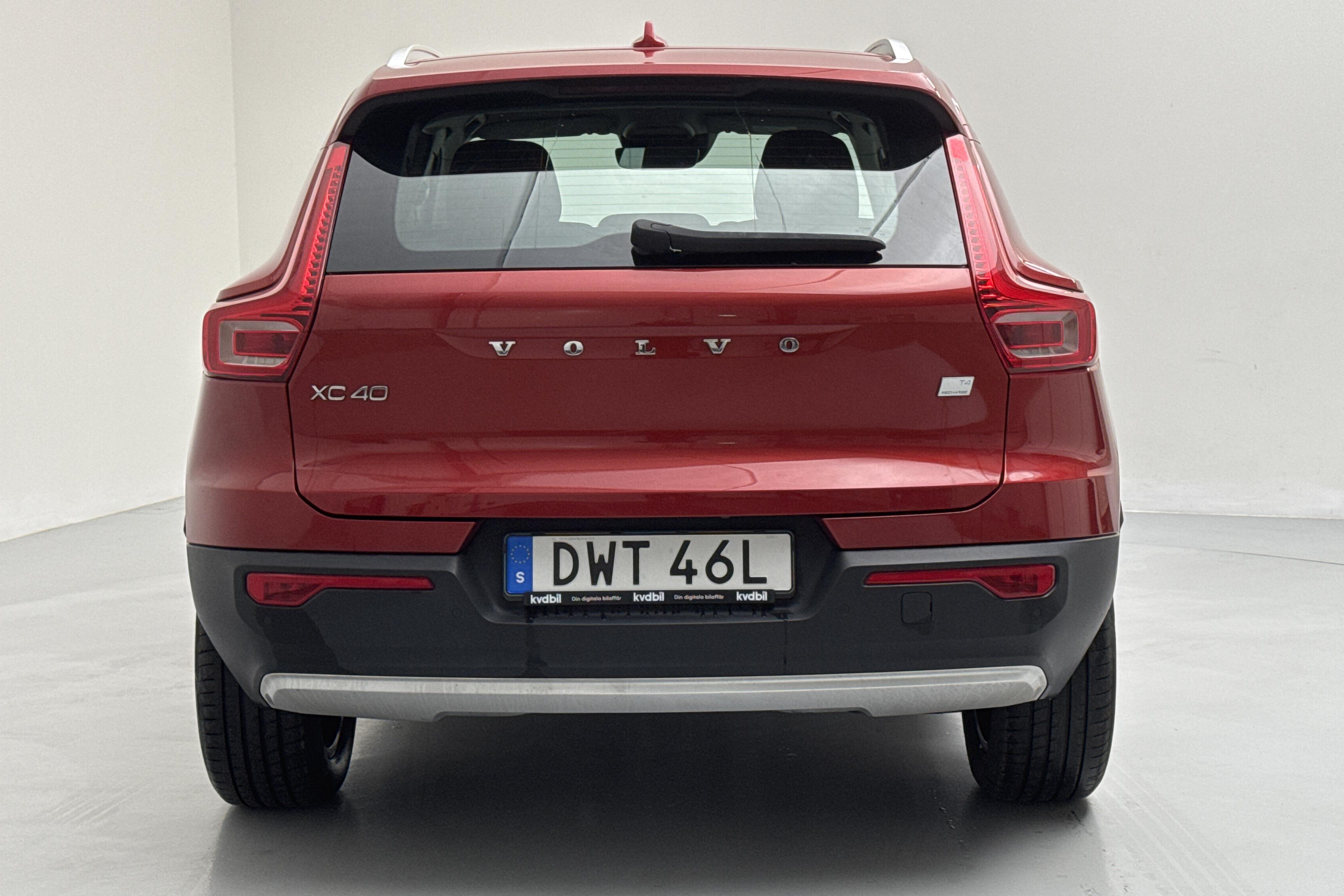 Volvo XC40 T4 FWD Recharge (211hk) - 118 370 km - Automatyczna - czerwony - 2021