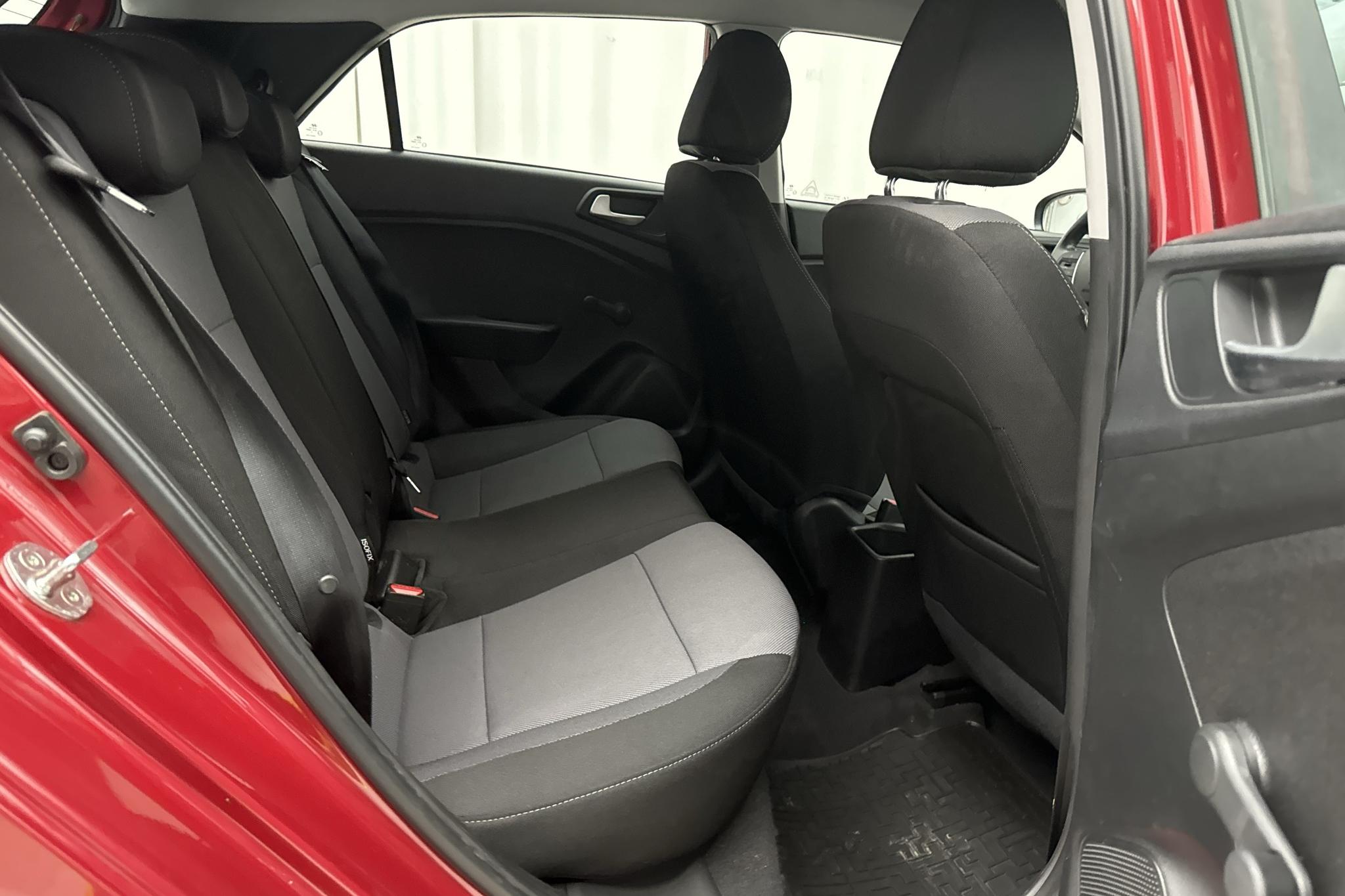 Hyundai i20 1.4 (100hk) - 67 970 km - Automatic - red - 2017