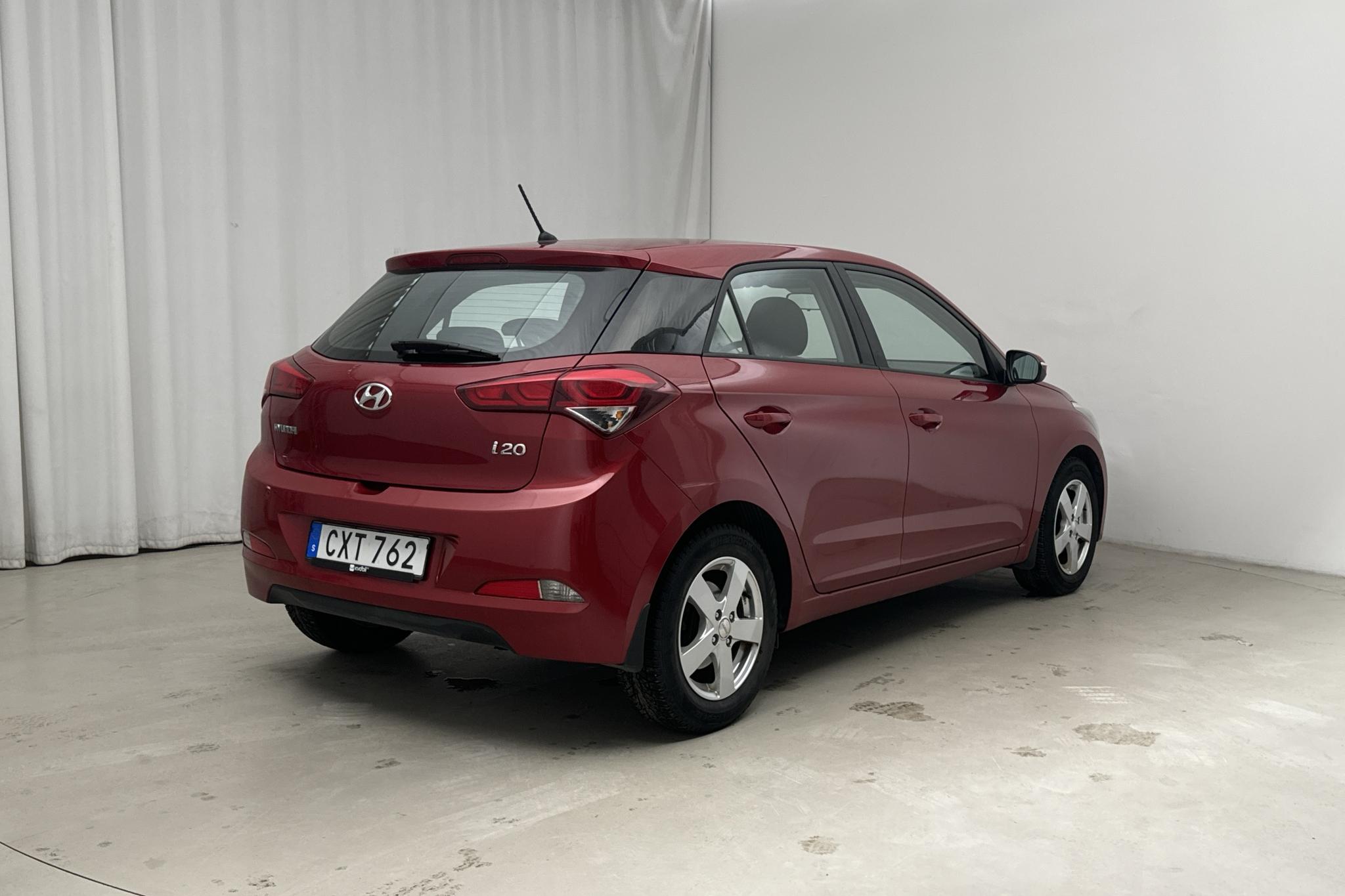 Hyundai i20 1.4 (100hk) - 67 970 km - Automatic - red - 2017