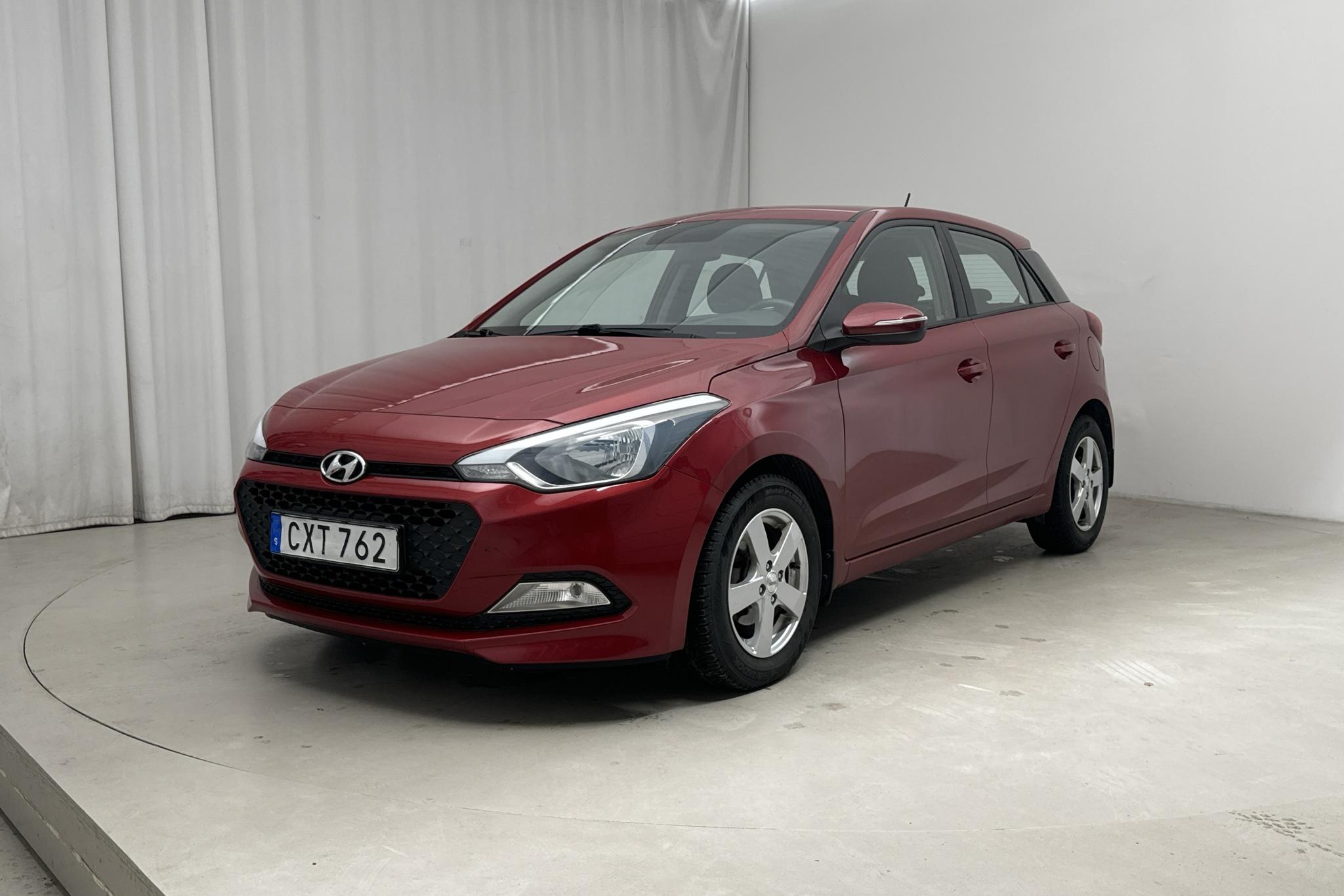 Hyundai i20 1.4 (100hk) - 67 970 km - Automatic - red - 2017