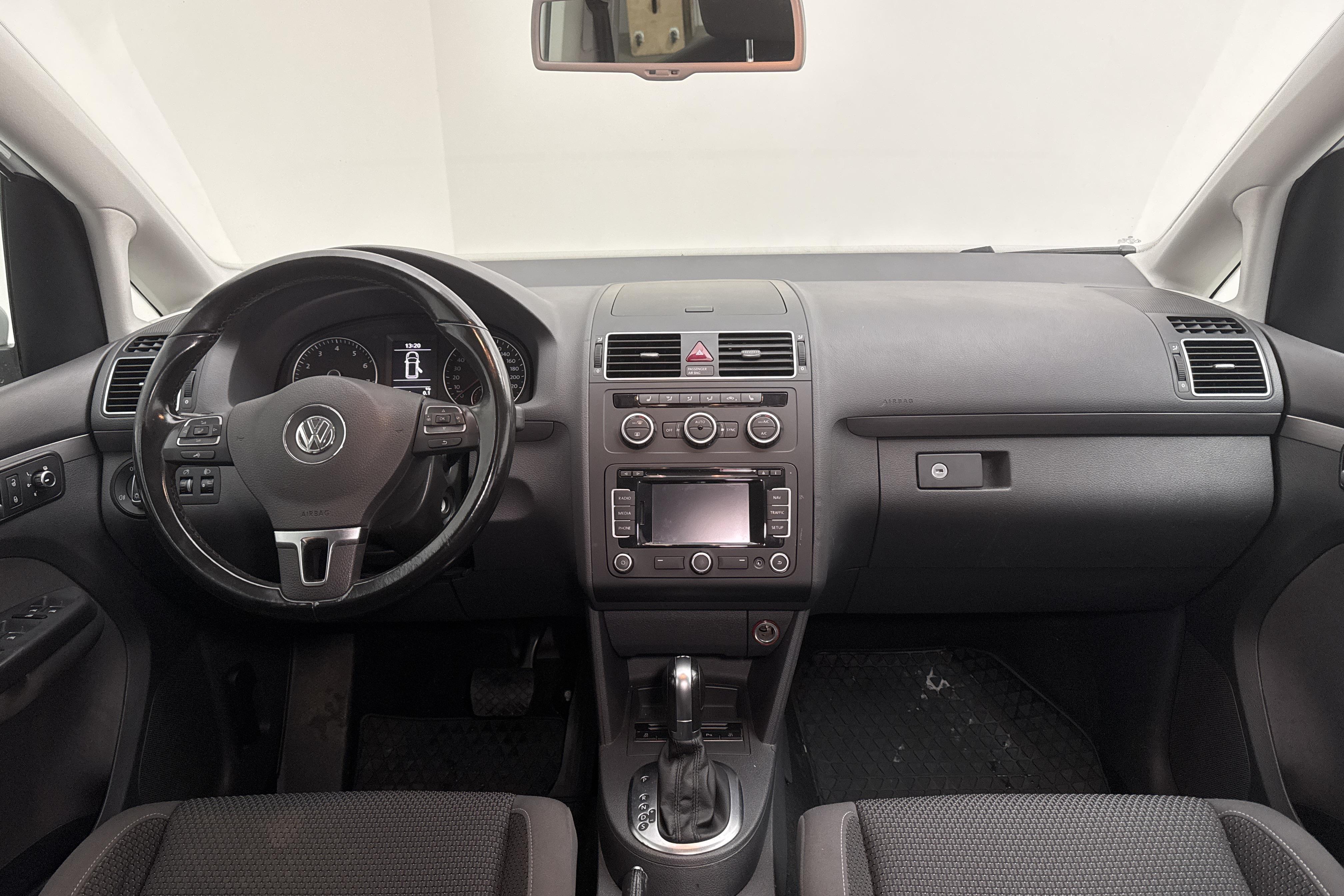 VW Touran 1.4 TGI EcoFuel (150hk) - 161 170 km - Automatic - white - 2015