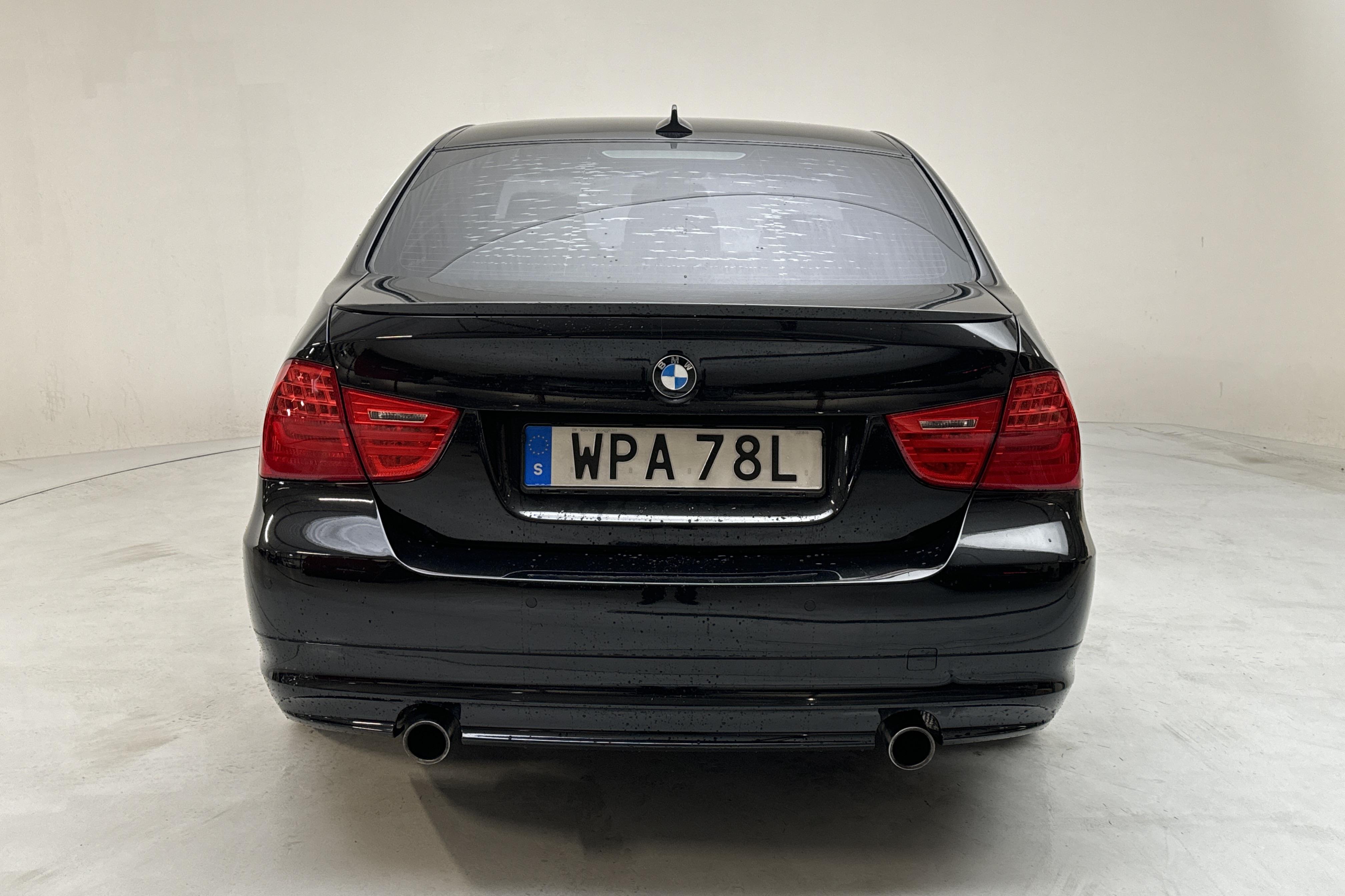 BMW 335i Sedan, E90 (306hk) - 18 764 mil - Automat - svart - 2011