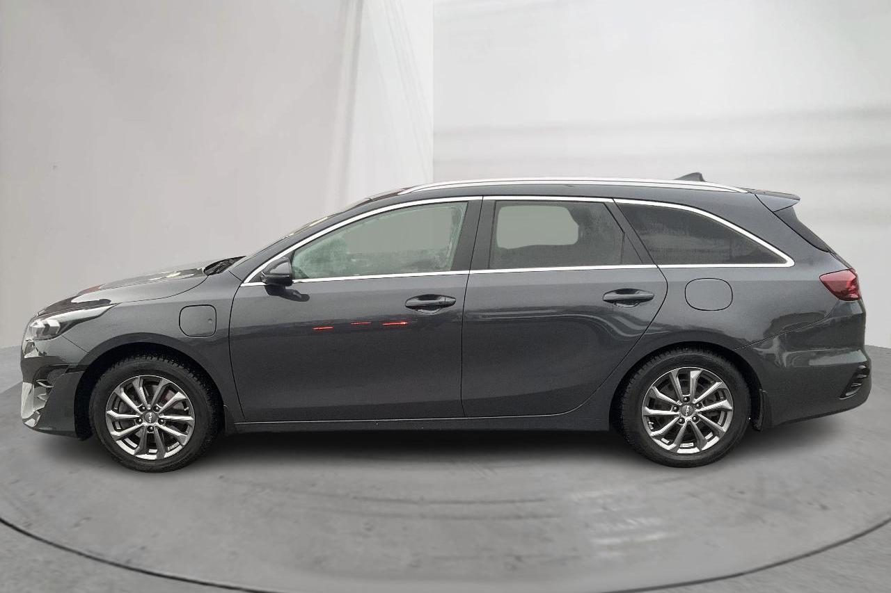 KIA Ceed 1.6 Plug-in Hybrid SW (141hk) - 9 779 mil - Automat - grå - 2022