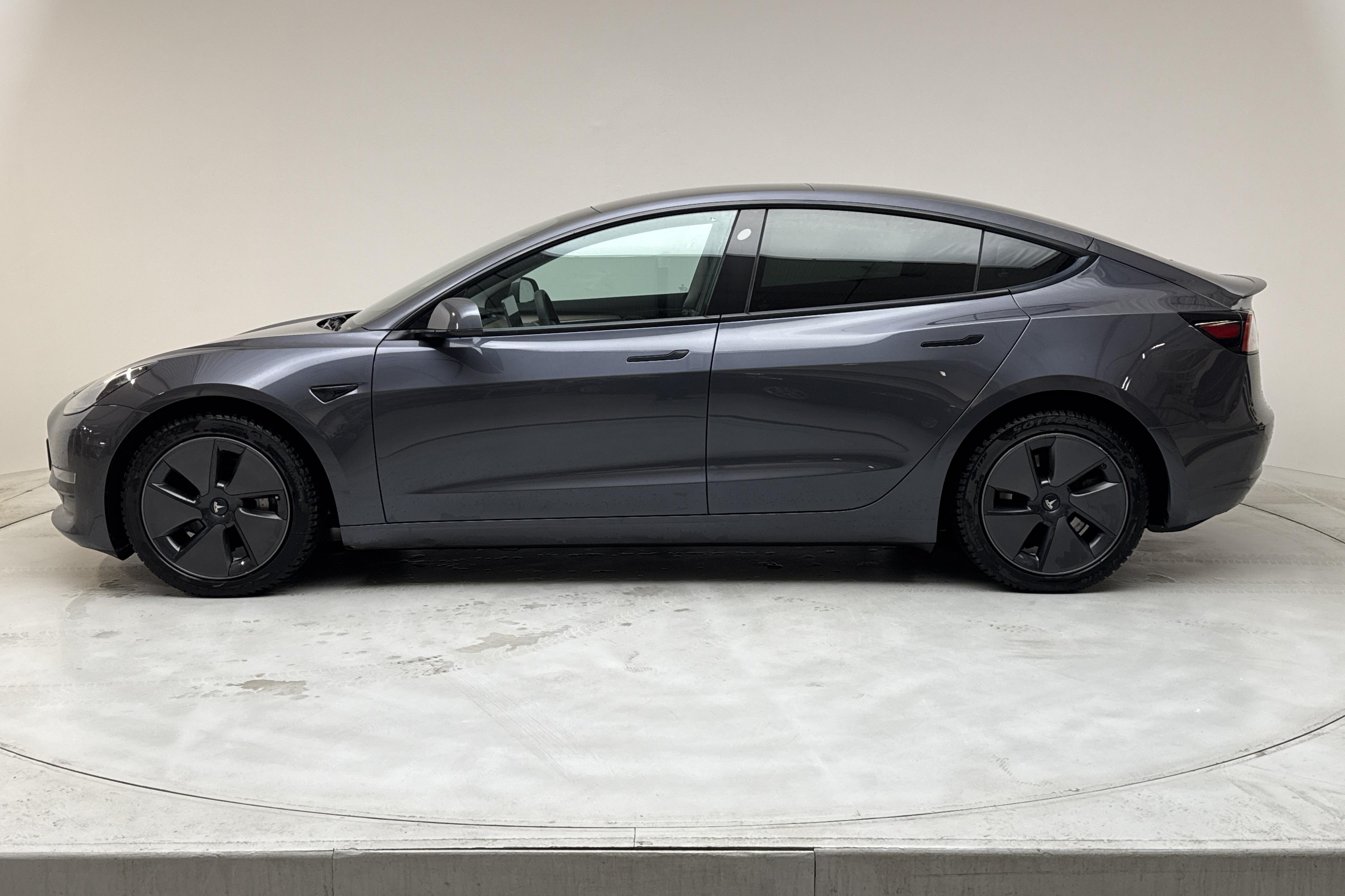 Tesla Model 3 Long Range Dual Motor AWD - 120 830 km - Automaattinen - harmaa - 2022