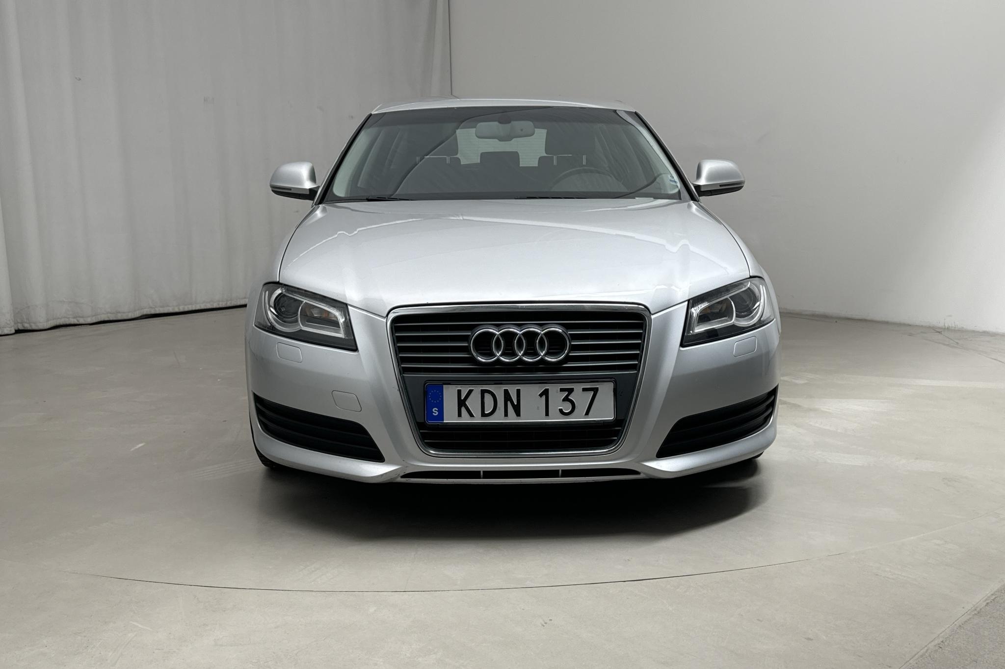 Audi A3 1.6 TDI Sportback (105hk) - 198 280 km - Manualna - srebro - 2010