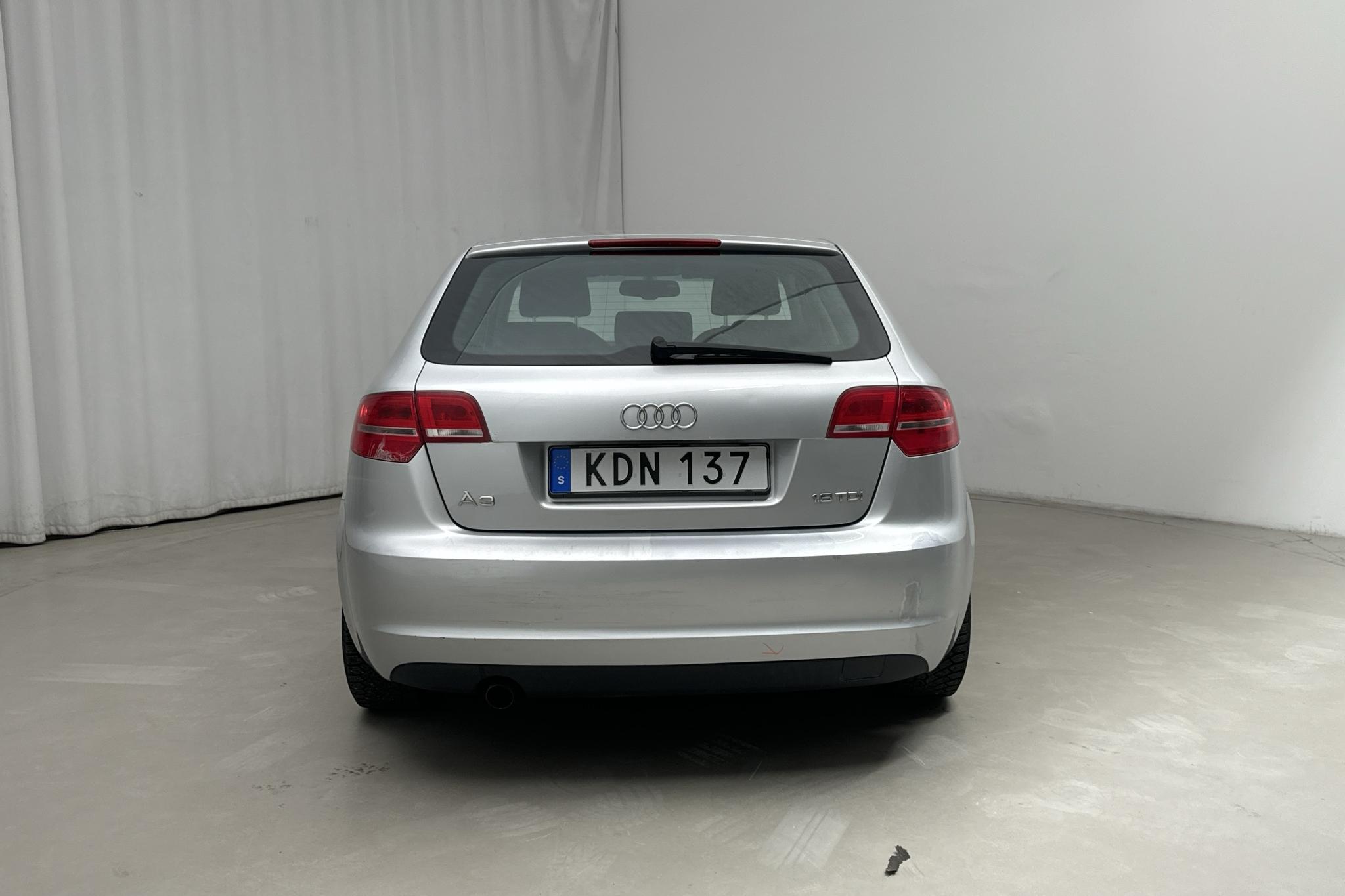 Audi A3 1.6 TDI Sportback (105hk) - 198 280 km - Manualna - srebro - 2010