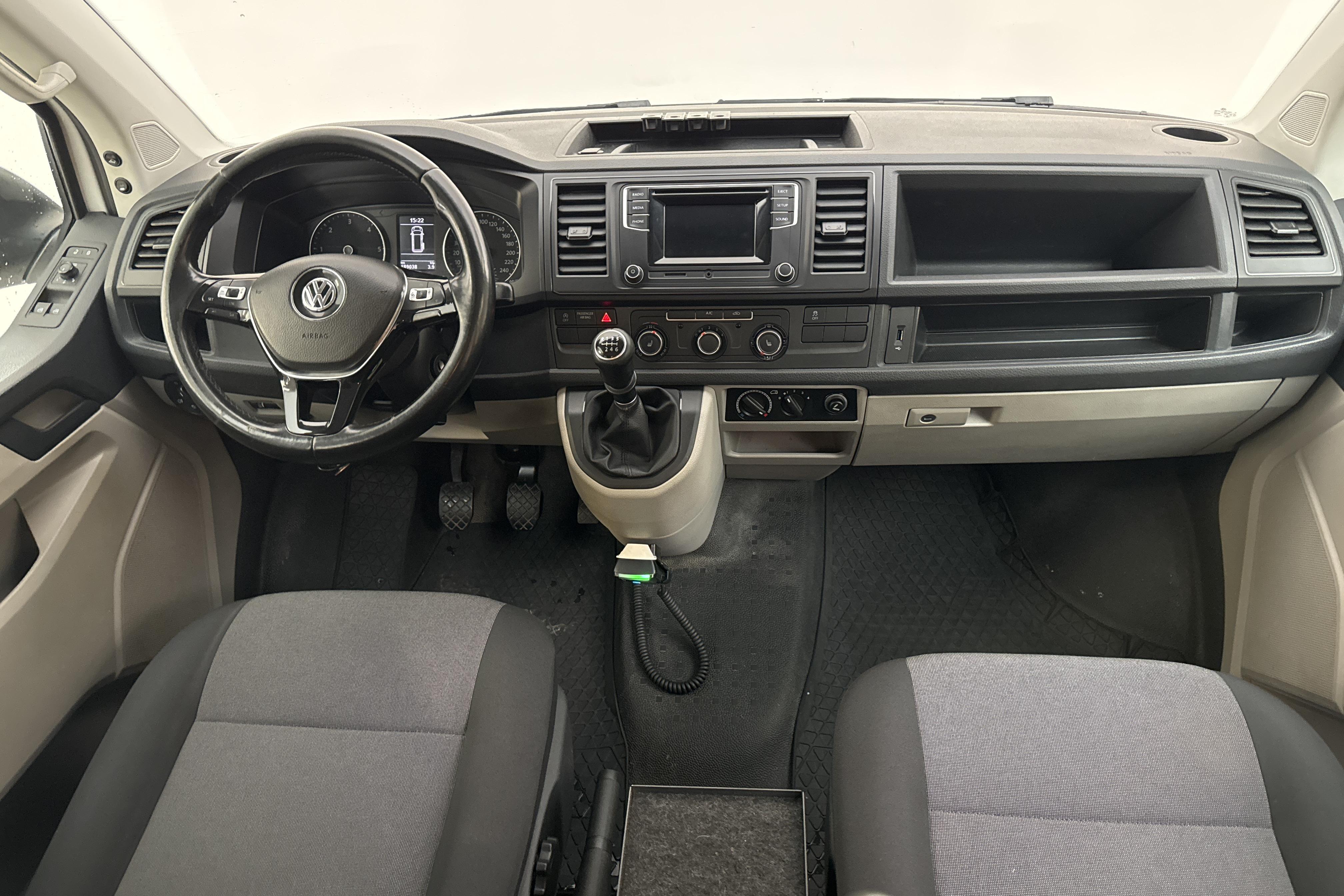 VW Transporter T6 2.0 TDI BMT Skåp 4MOTION (150hk) - 189 030 km - Käsitsi - valge - 2018