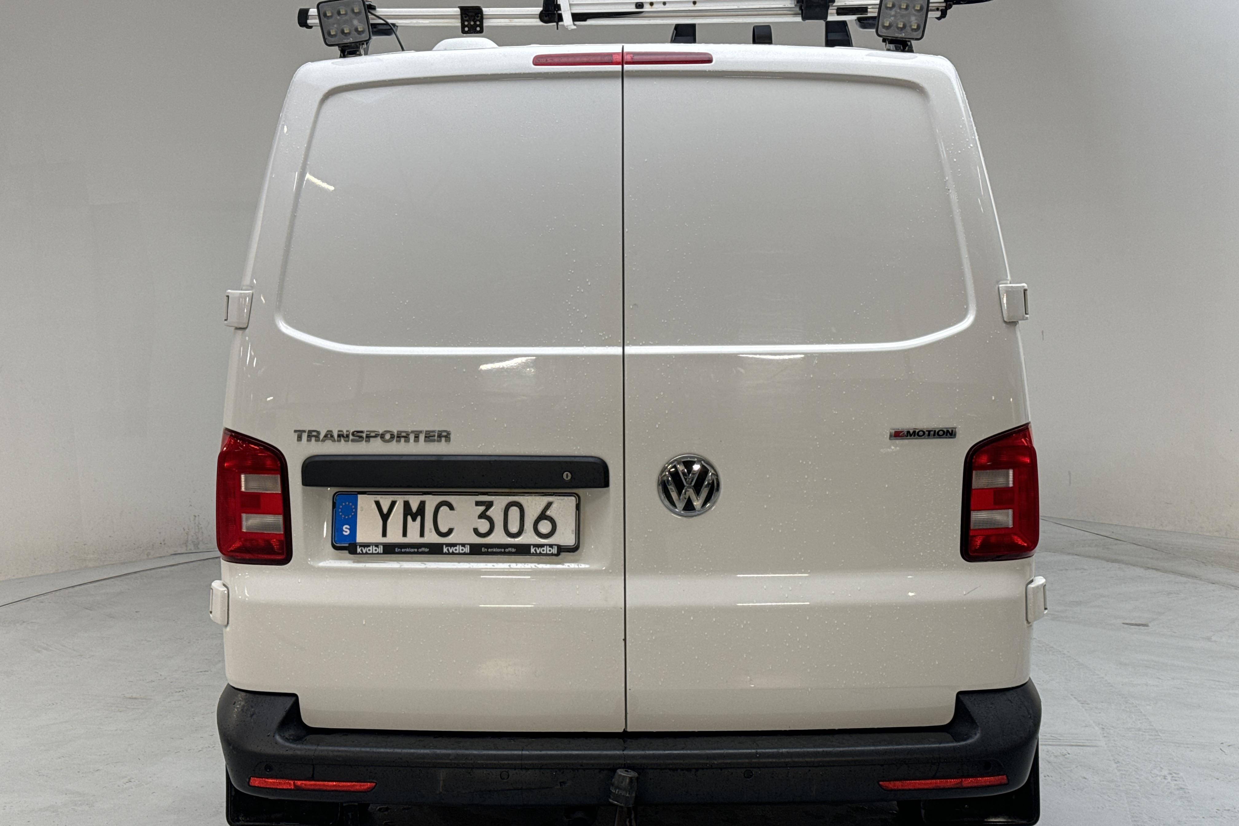 VW Transporter T6 2.0 TDI BMT Skåp 4MOTION (150hk) - 189 030 km - Käsitsi - valge - 2018