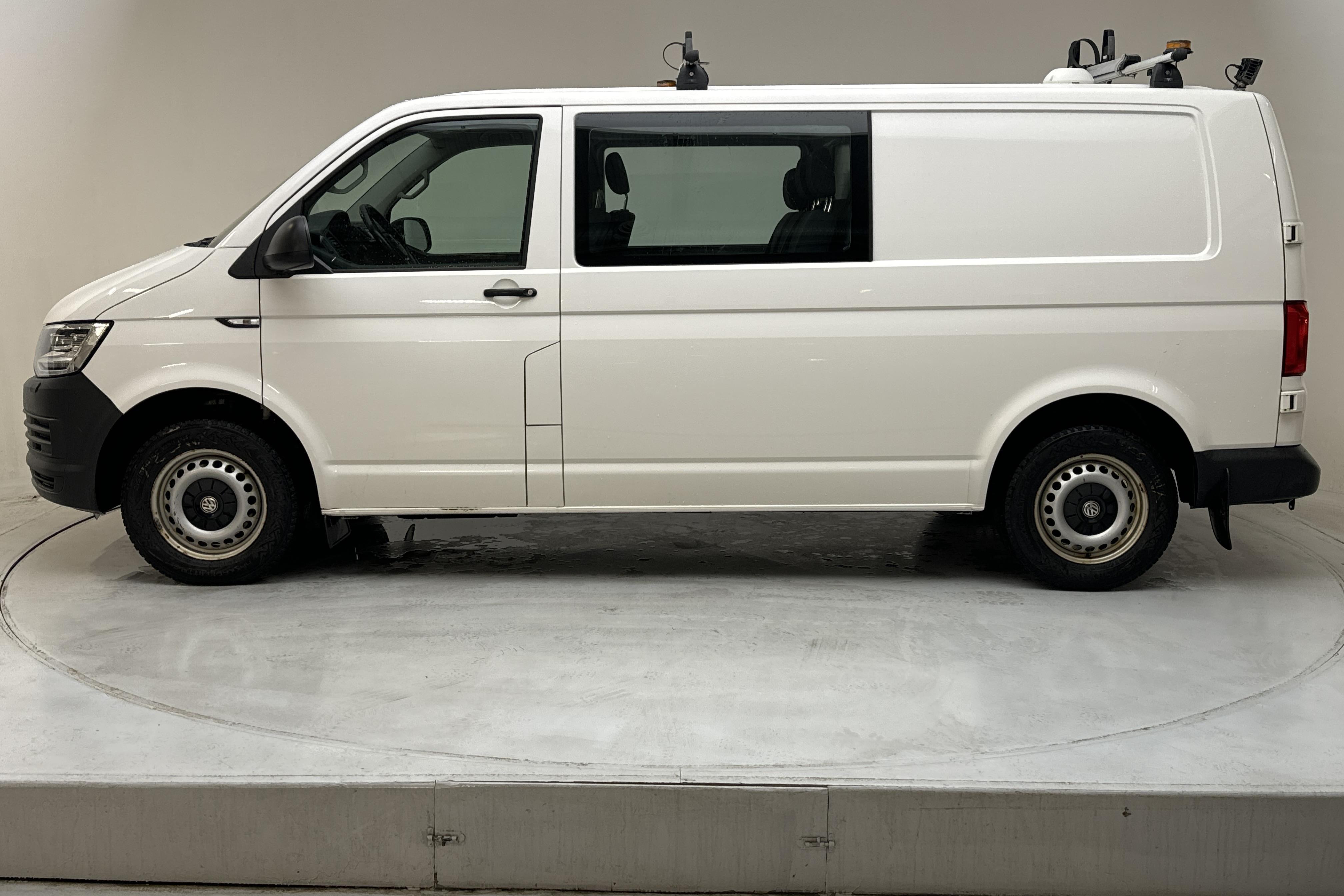 VW Transporter T6 2.0 TDI BMT Skåp 4MOTION (150hk) - 189 030 km - Käsitsi - valge - 2018