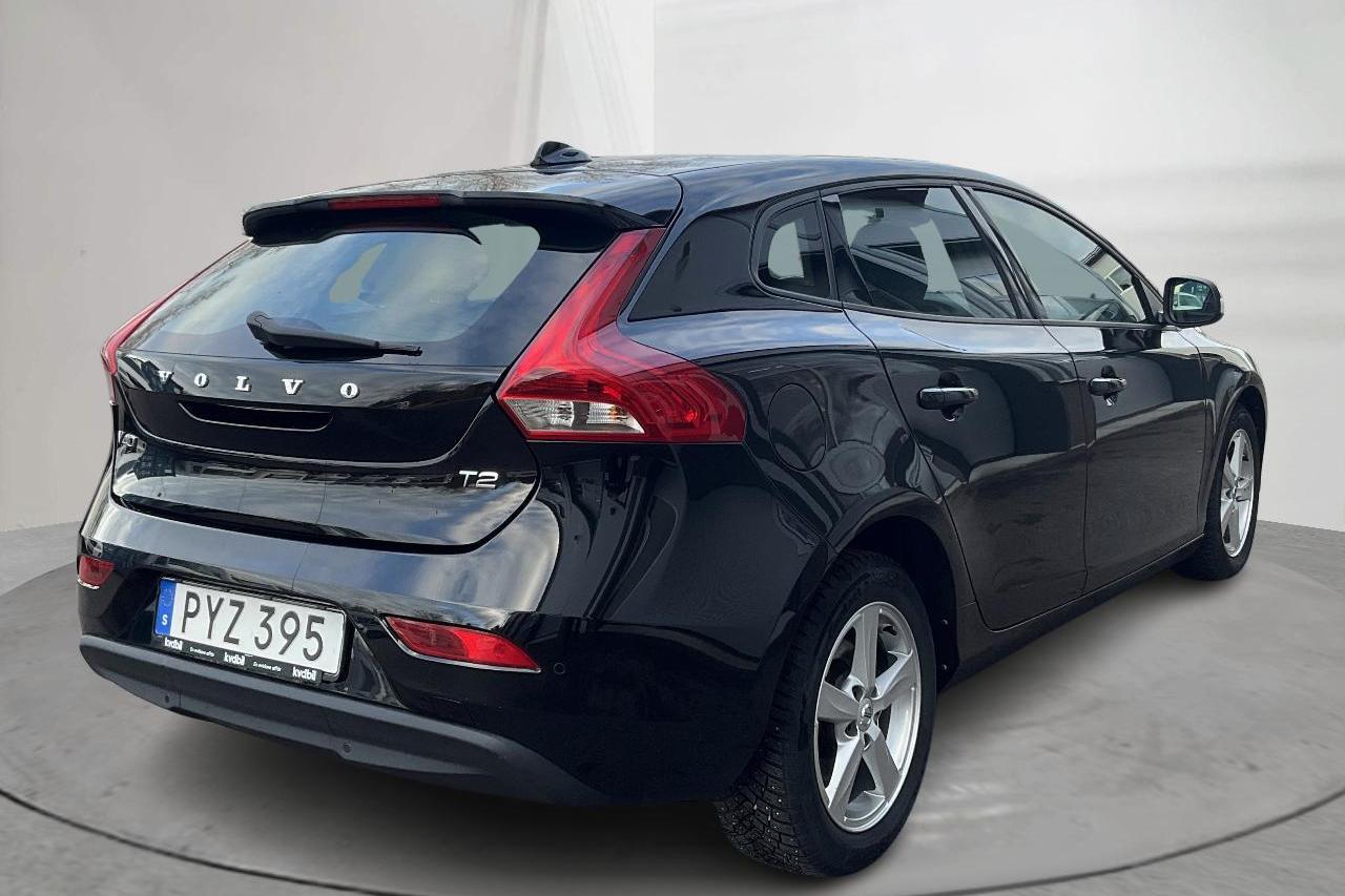 Volvo V40 T2 (122hk) - 70 810 km - Manualna - czarny - 2017