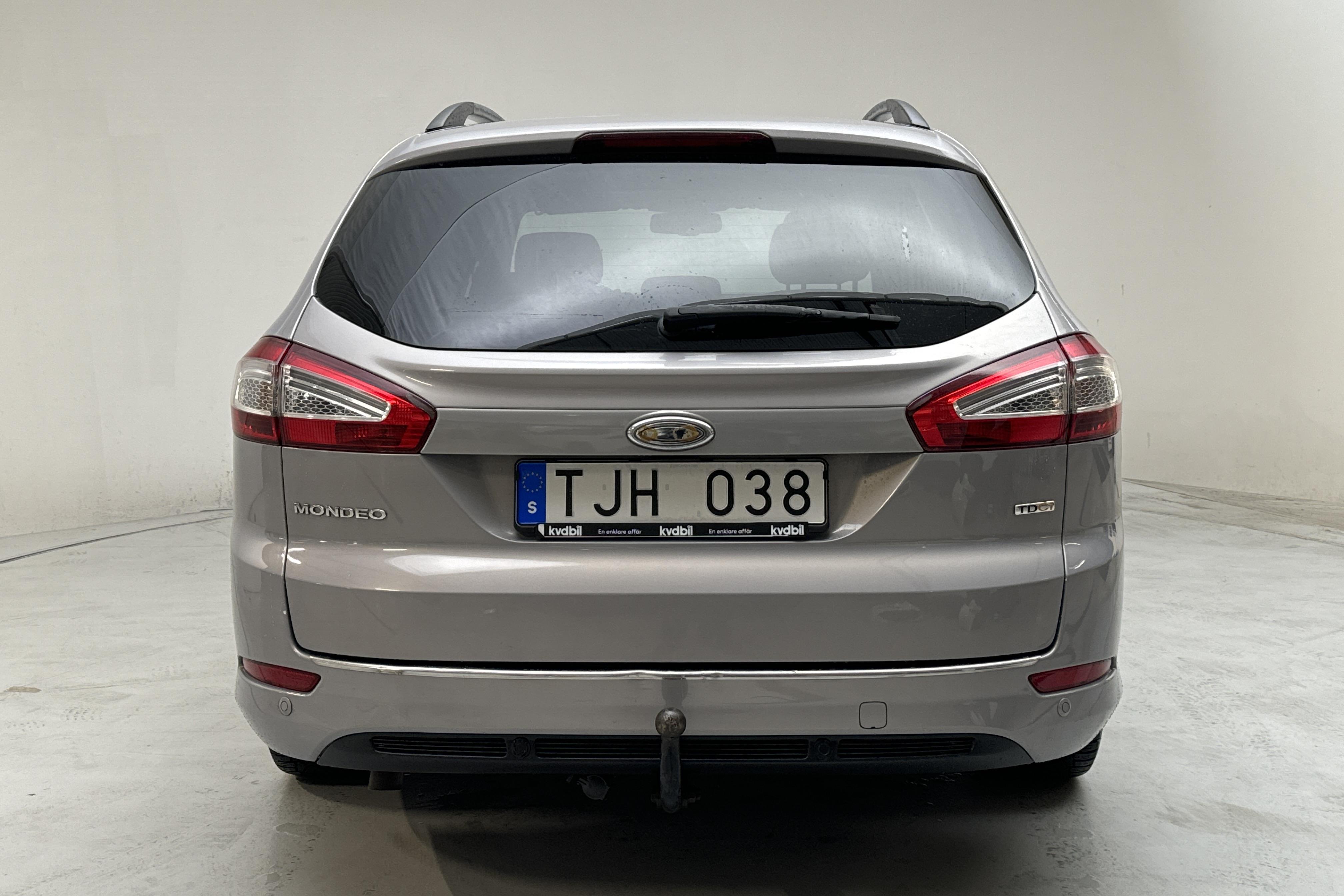 Ford Mondeo 2.0 Duratorq TDCi Kombi (140hk) - 23 044 mil - Automat - grå - 2011