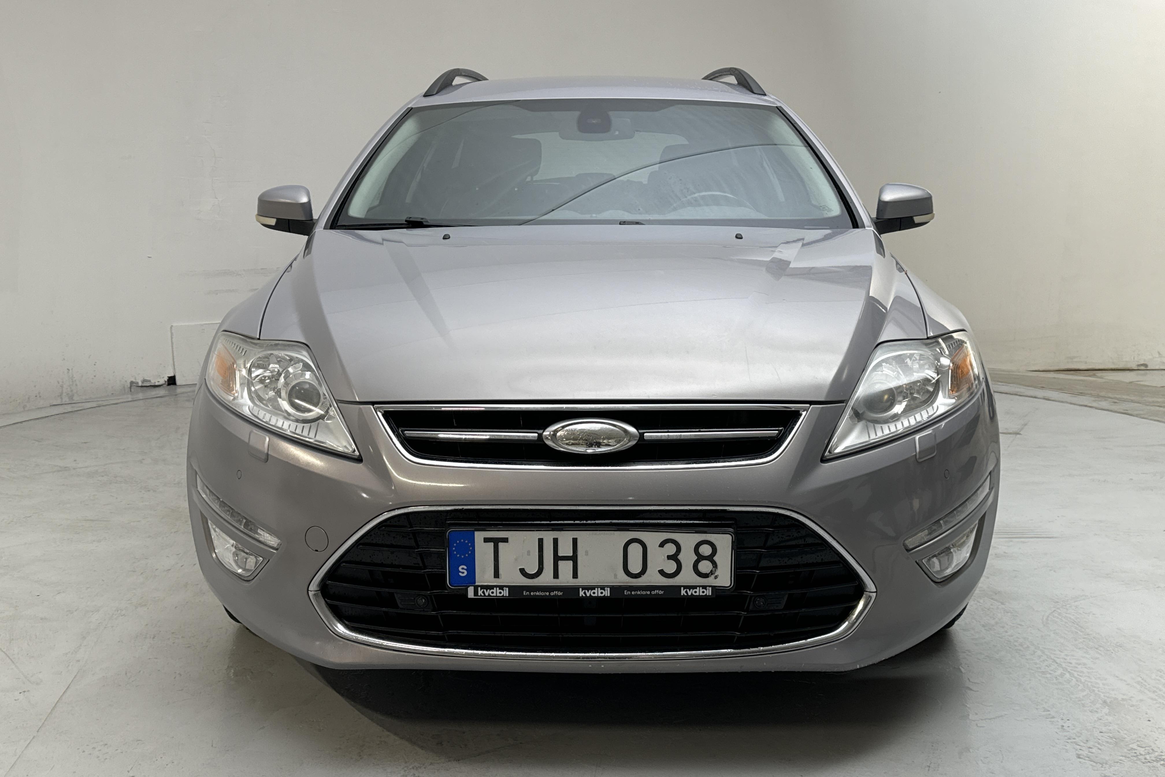 Ford Mondeo 2.0 Duratorq TDCi Kombi (140hk) - 23 044 mil - Automat - grå - 2011