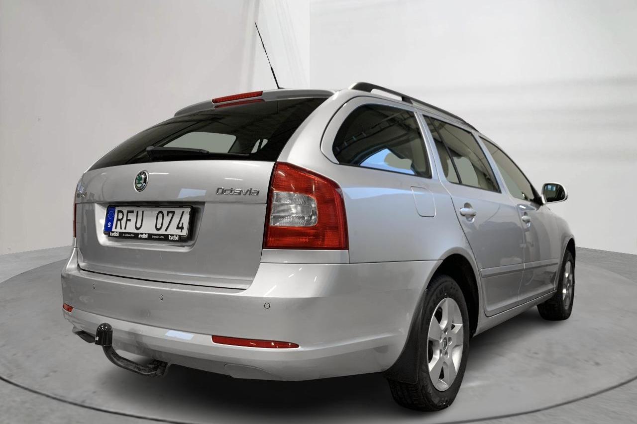 Skoda Octavia II 1.6 TDI Kombi 4X4 (105hk) - 143 380 km - Käsitsi - hõbe - 2012