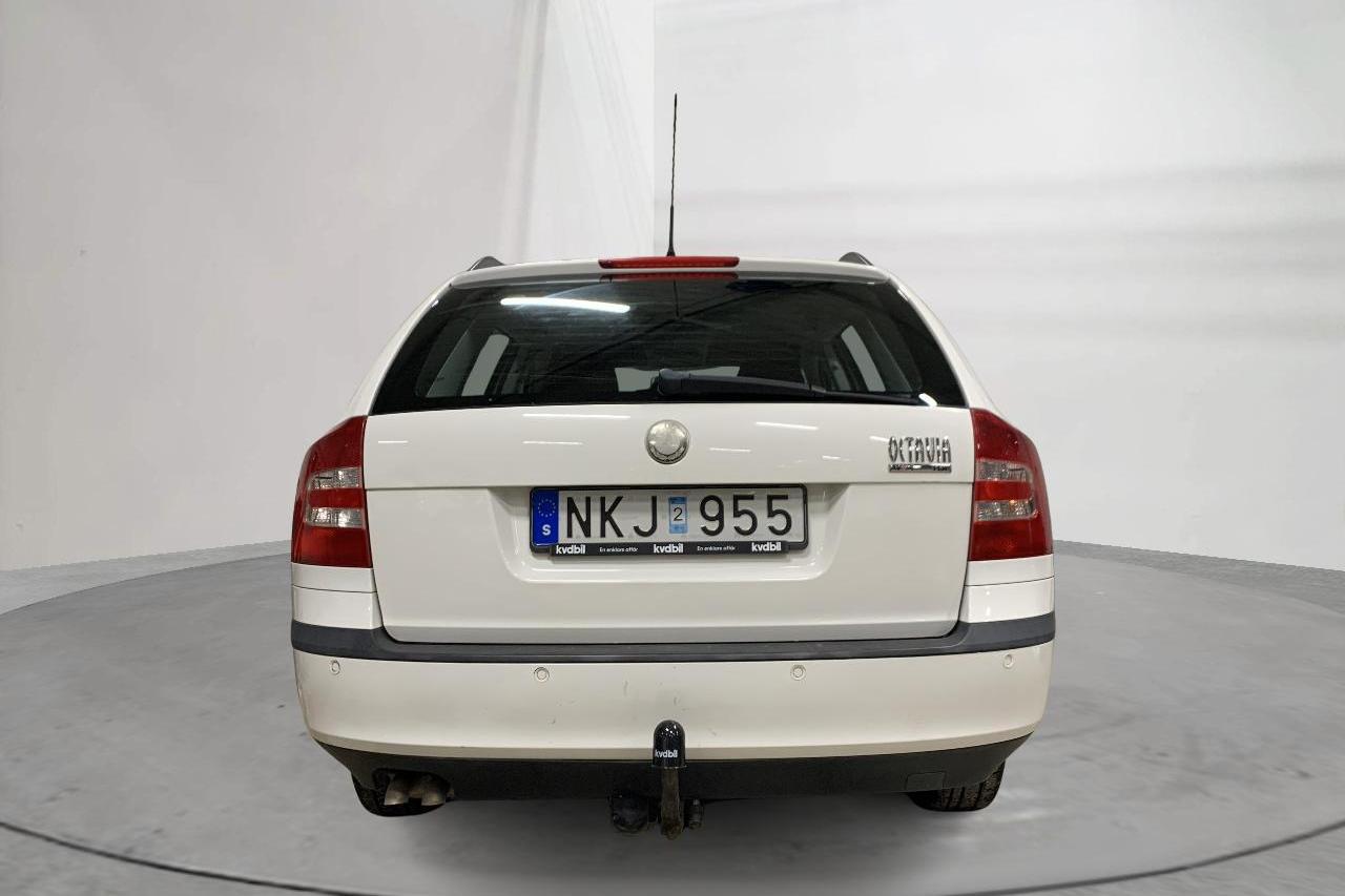 Skoda Octavia II 1.9 TDI Kombi 4X4 (105hk) - 143 220 km - Käsitsi - valge - 2008