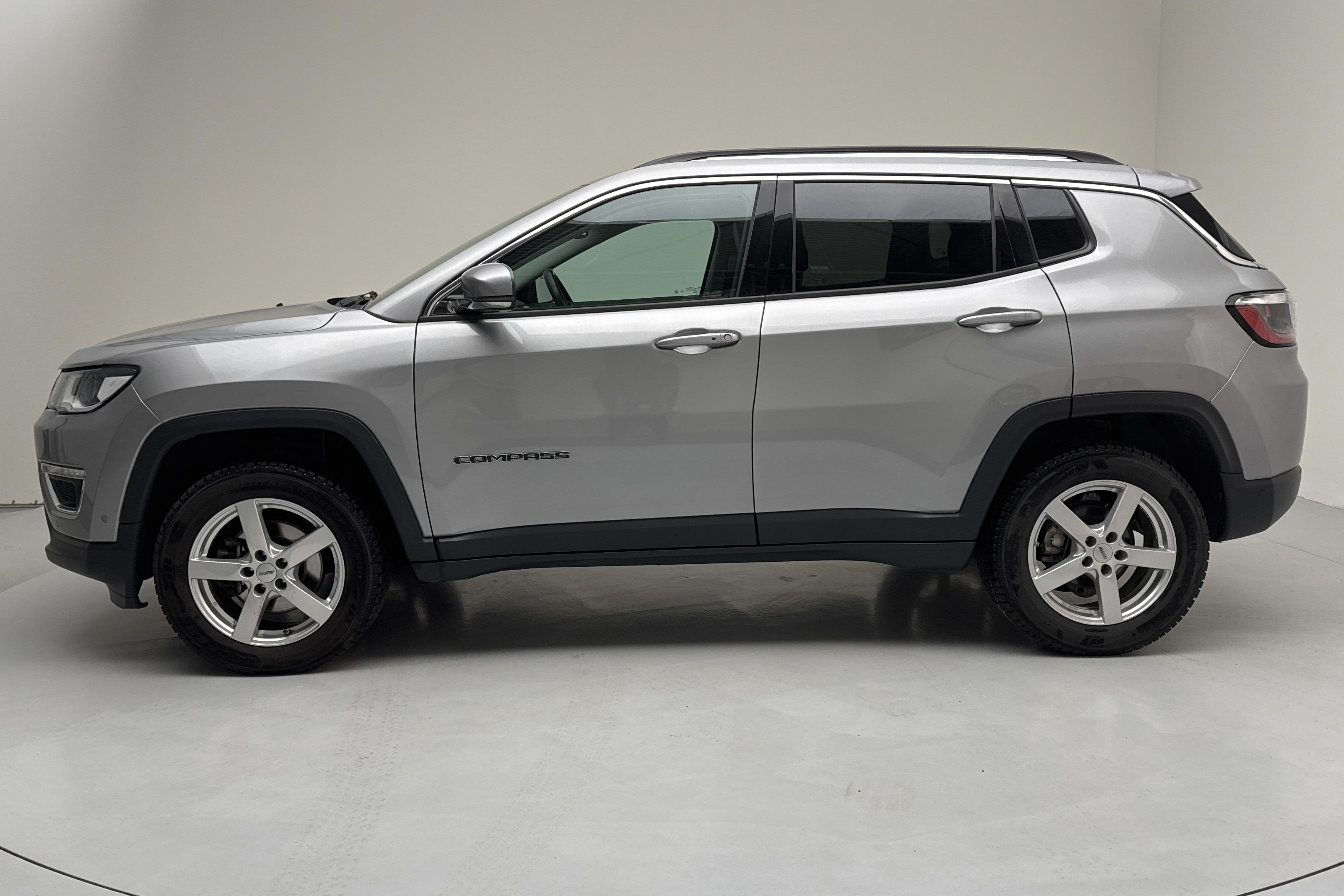 Jeep Compass 1.4 Multiair 4WD (170hk) - 4 663 mil - Automat - grå - 2019