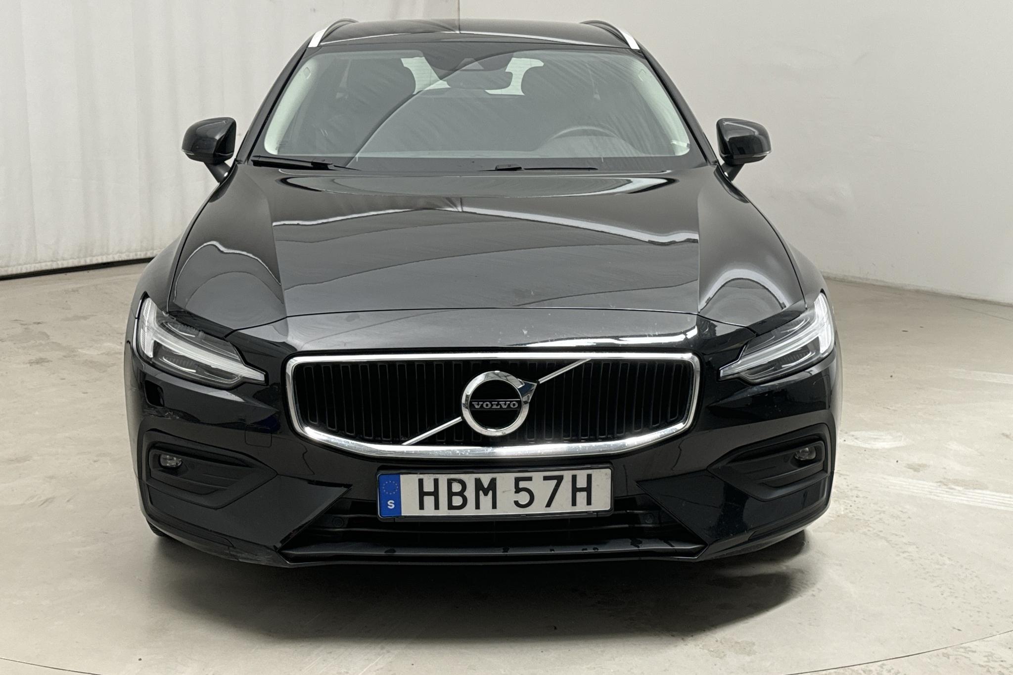 Volvo V60 D4 AWD (190hk) - 6 417 mil - Automat - svart - 2020