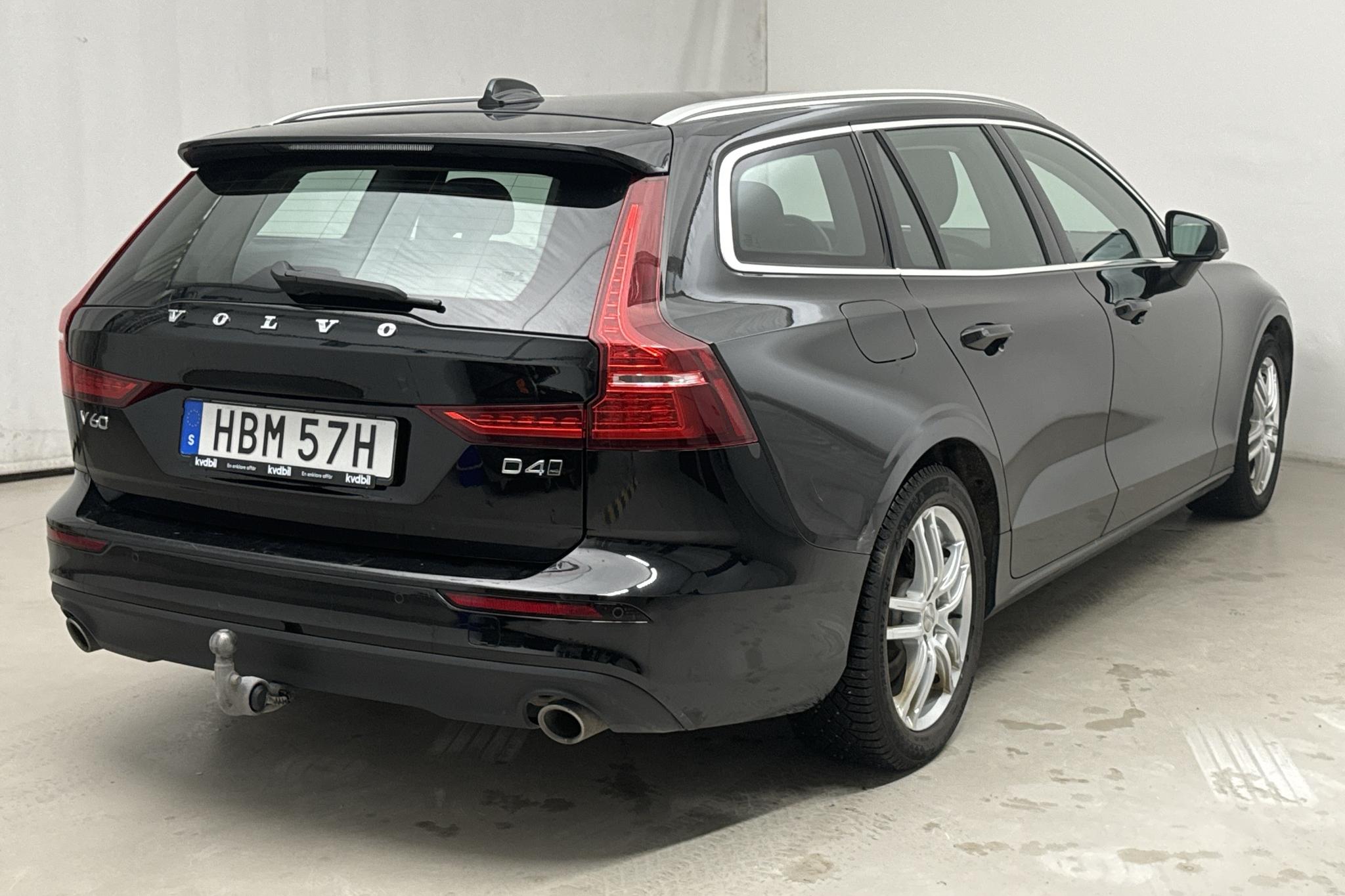 Volvo V60 D4 AWD (190hk) - 6 417 mil - Automat - svart - 2020