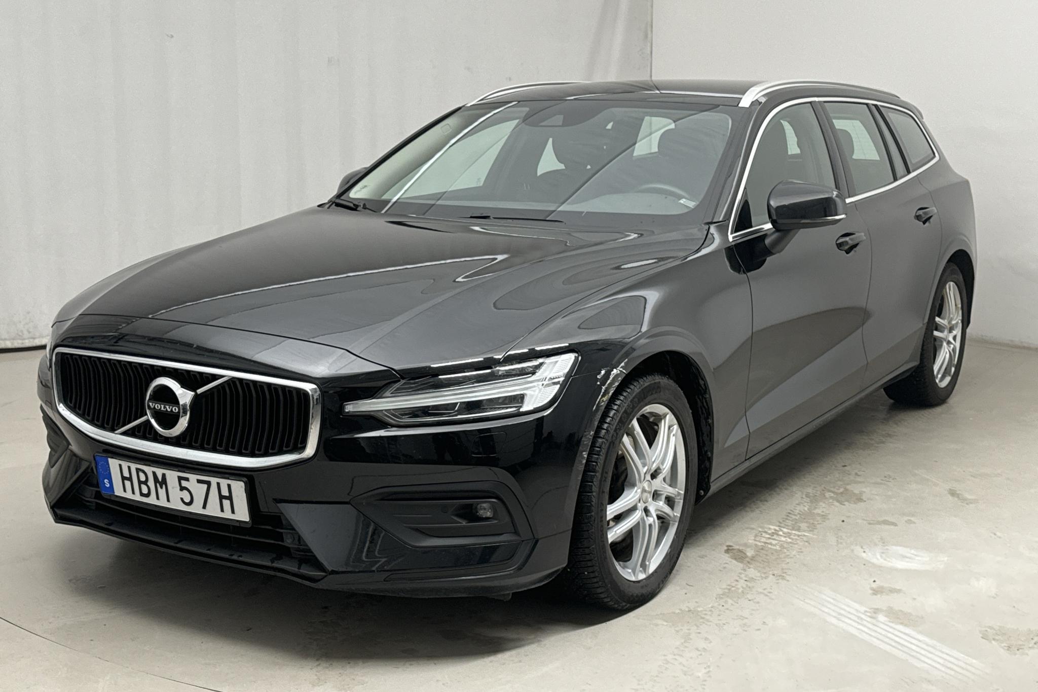 Volvo V60 D4 AWD (190hk) - 6 417 mil - Automat - svart - 2020