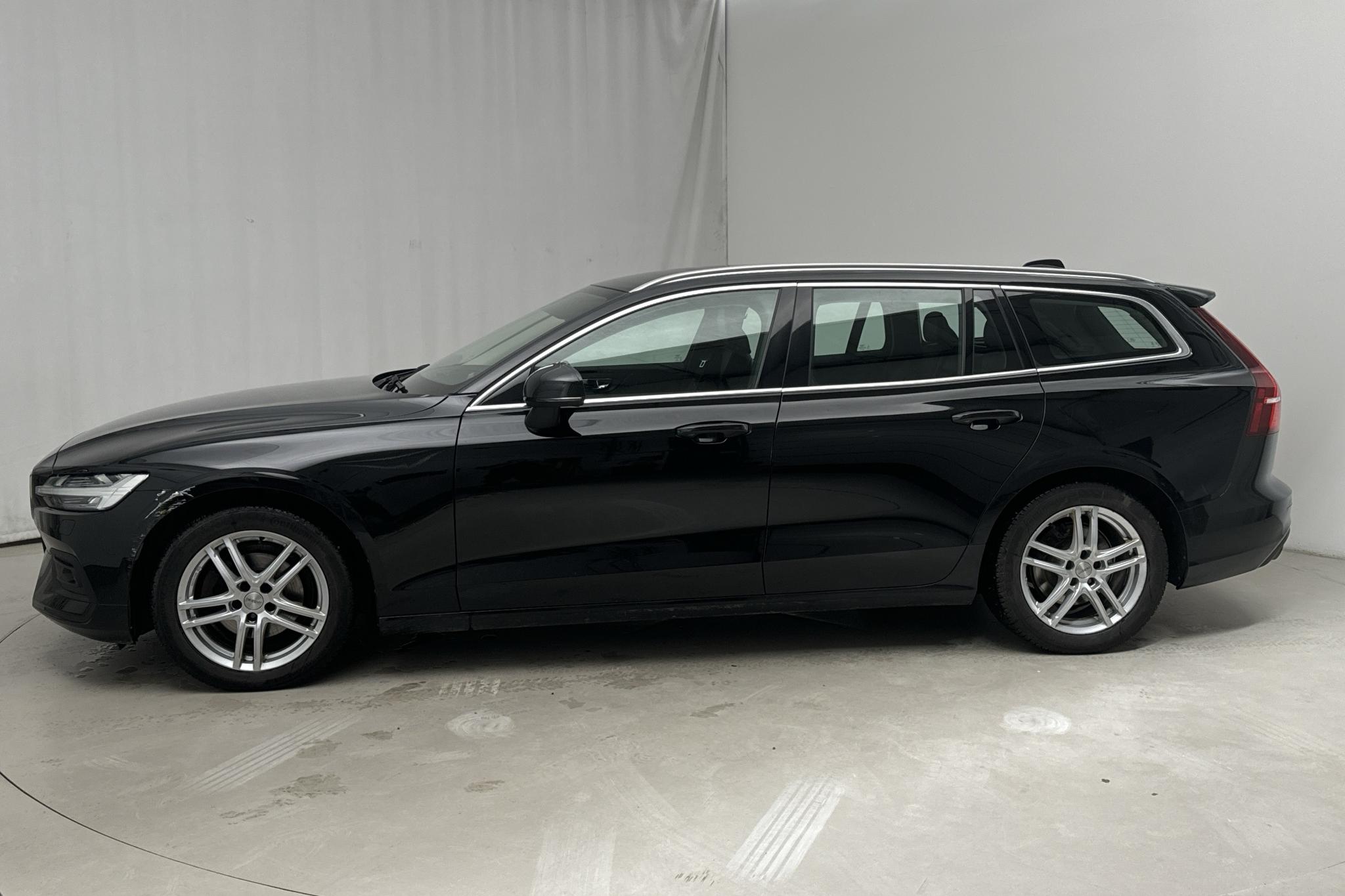 Volvo V60 D4 AWD (190hk) - 6 417 mil - Automat - svart - 2020