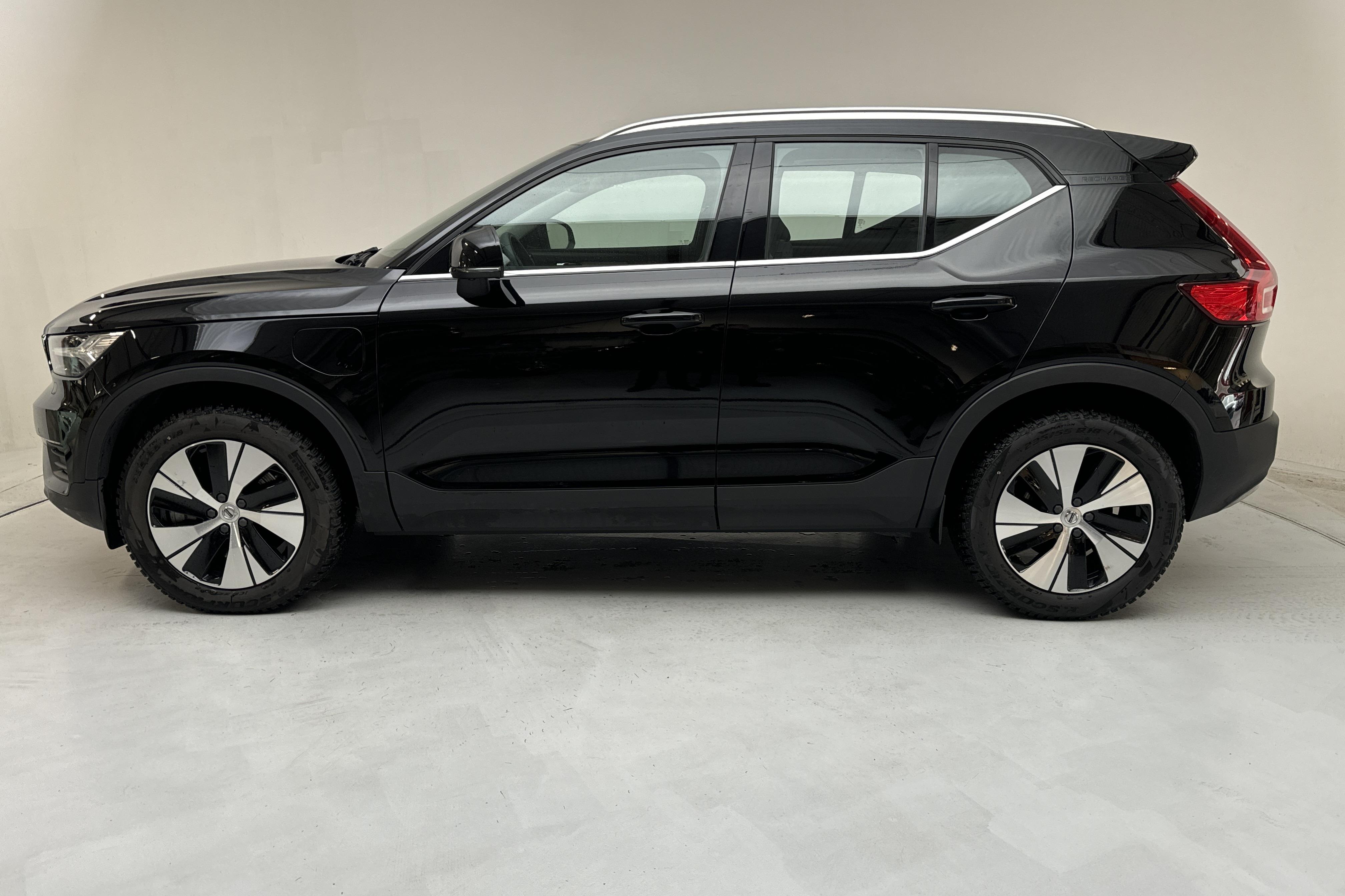 Volvo XC40 T4 2WD Recharge (211hk) - 29 610 km - Automatyczna - czarny - 2022