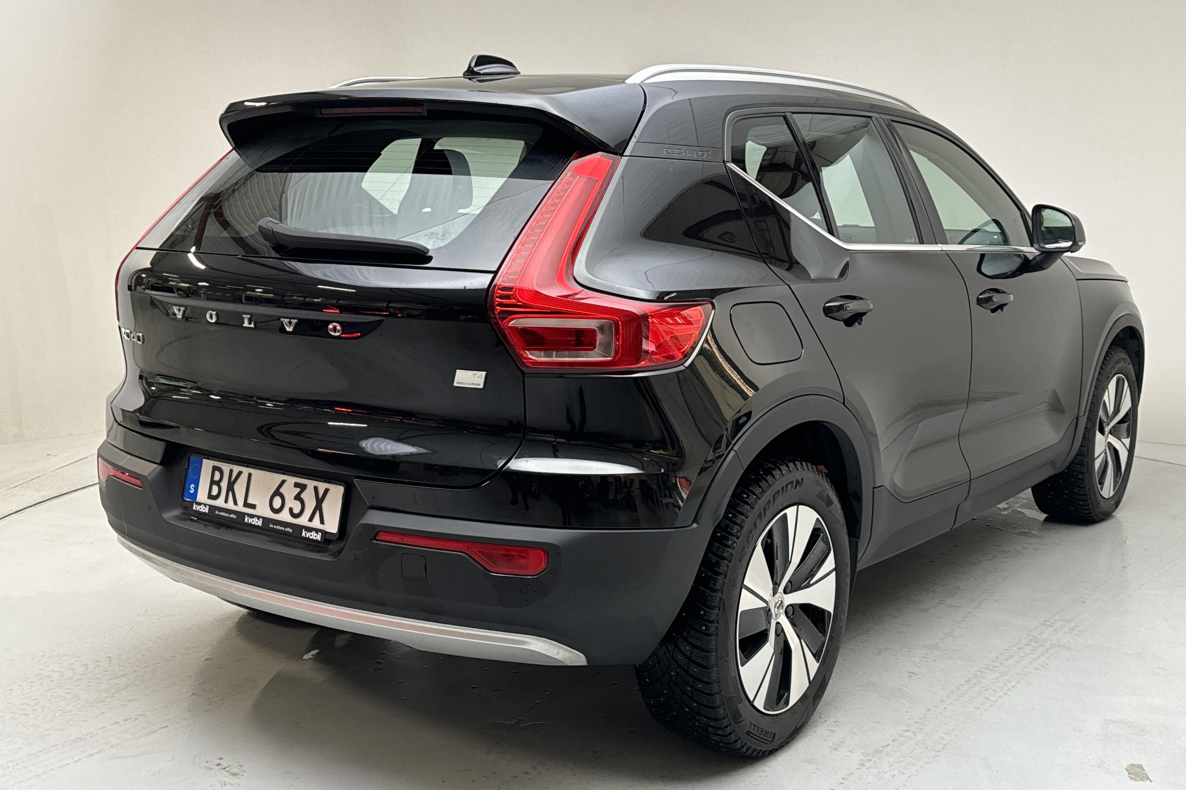 Volvo XC40 T4 2WD Recharge (211hk) - 29 610 km - Automatyczna - czarny - 2022