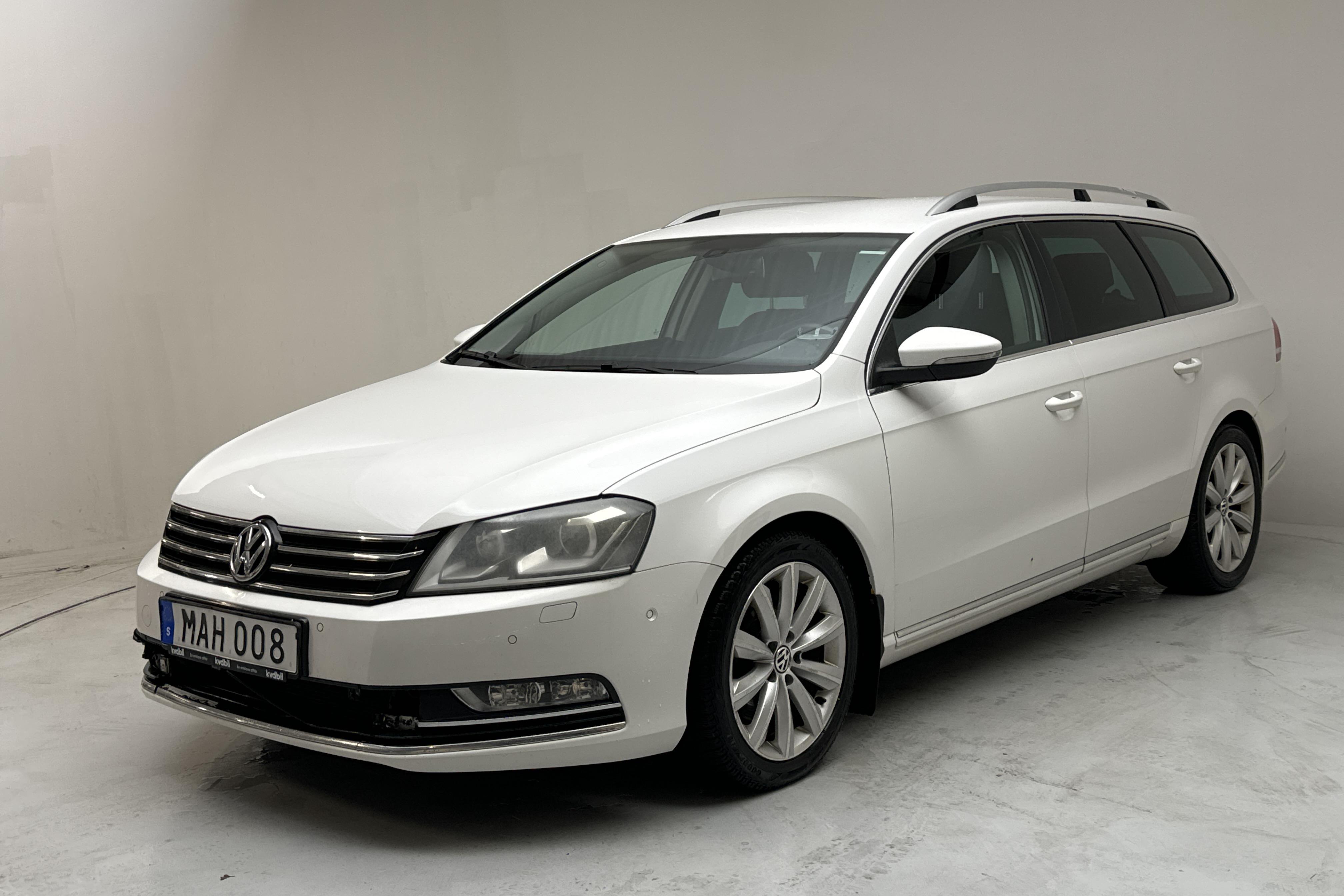 VW Passat 2.0 TDI BlueMotion Technology Variant 4Motion (170hk) - 24 192 mil - Automat - vit - 2012