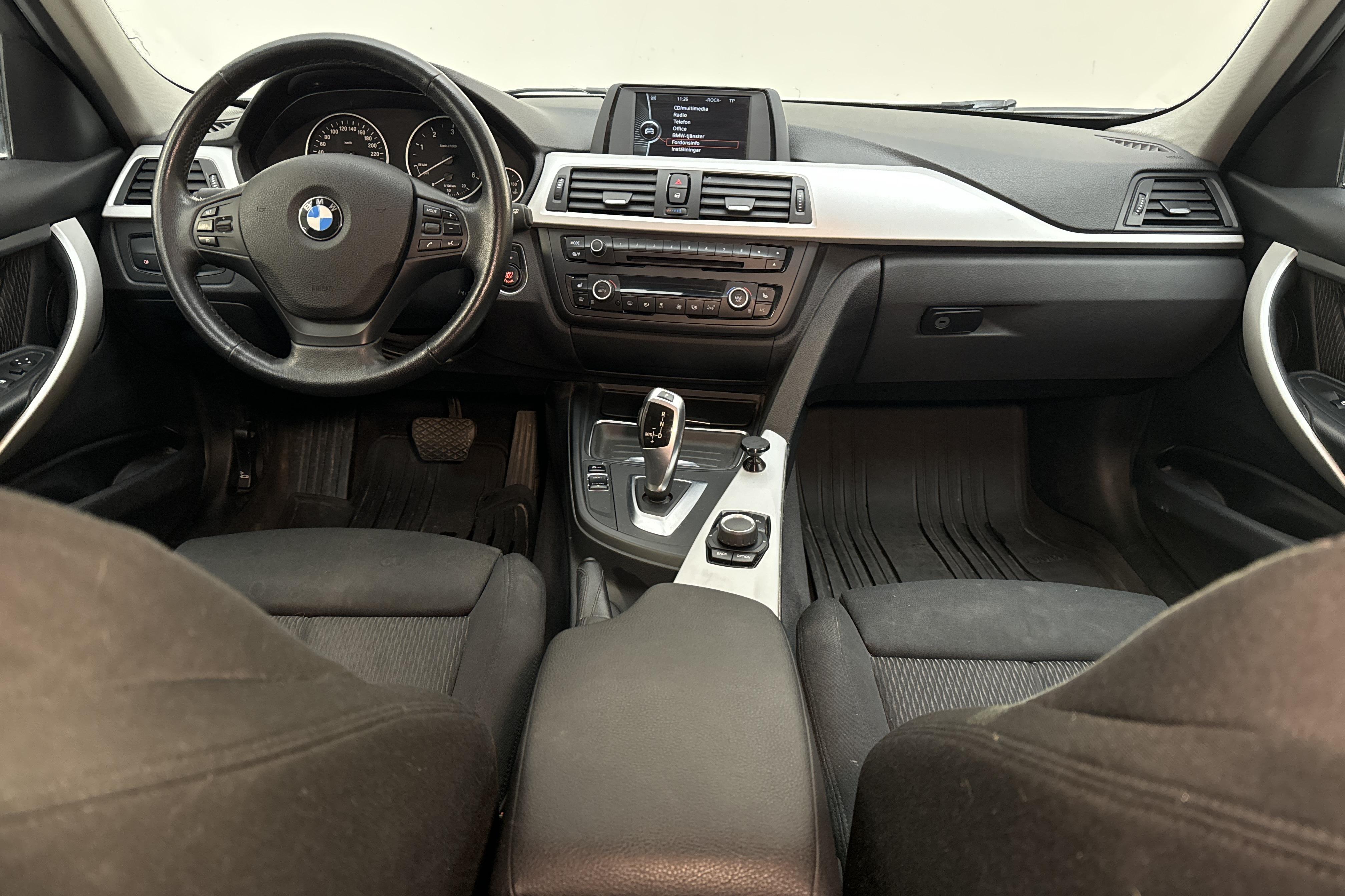 BMW 320d Touring, F31 (184hk) - 182 720 km - Automatic - white - 2013