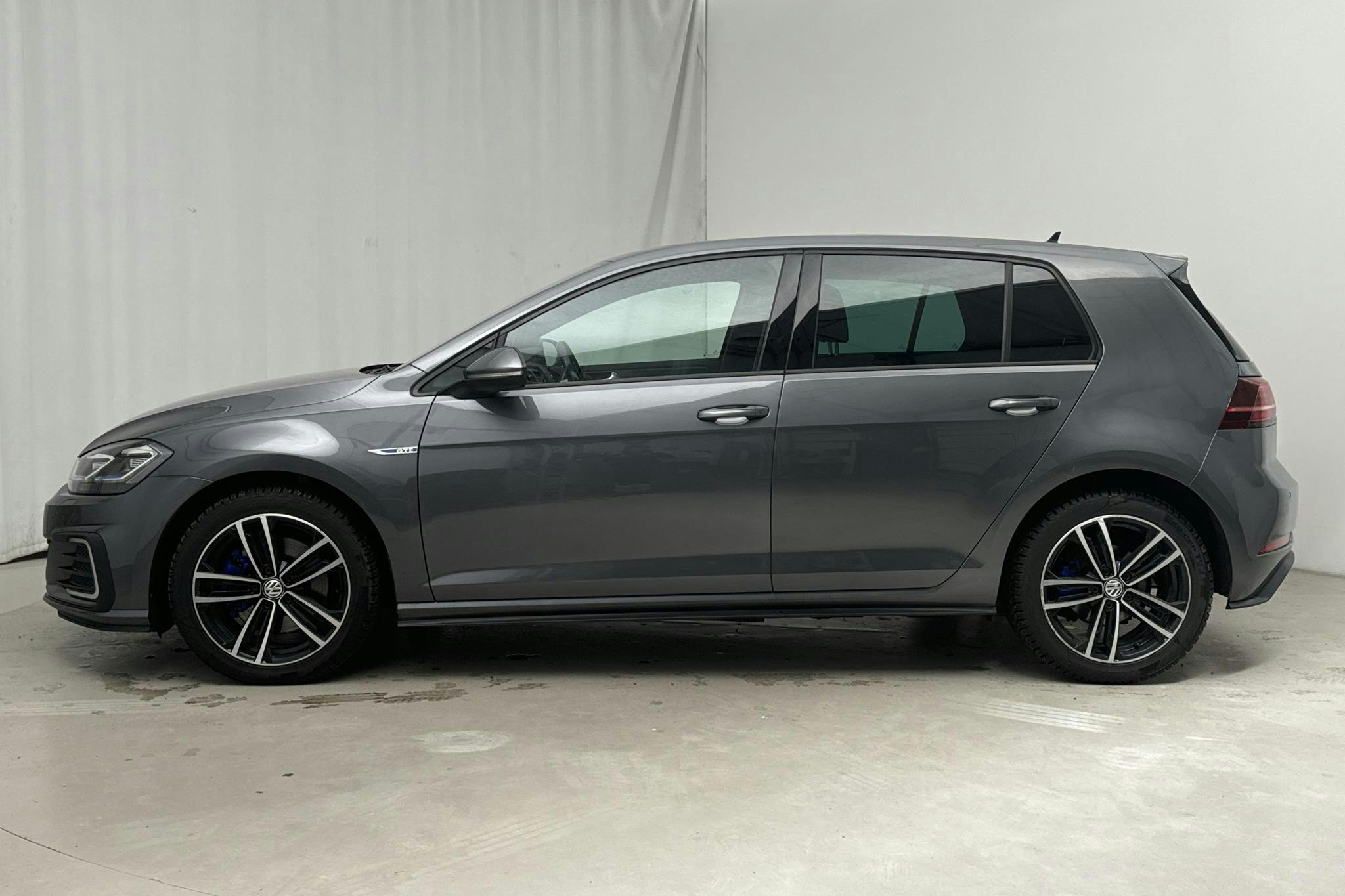 VW Golf VII GTE 5dr (204hk) - 15 432 mil - Automat - Dark Grey - 2020