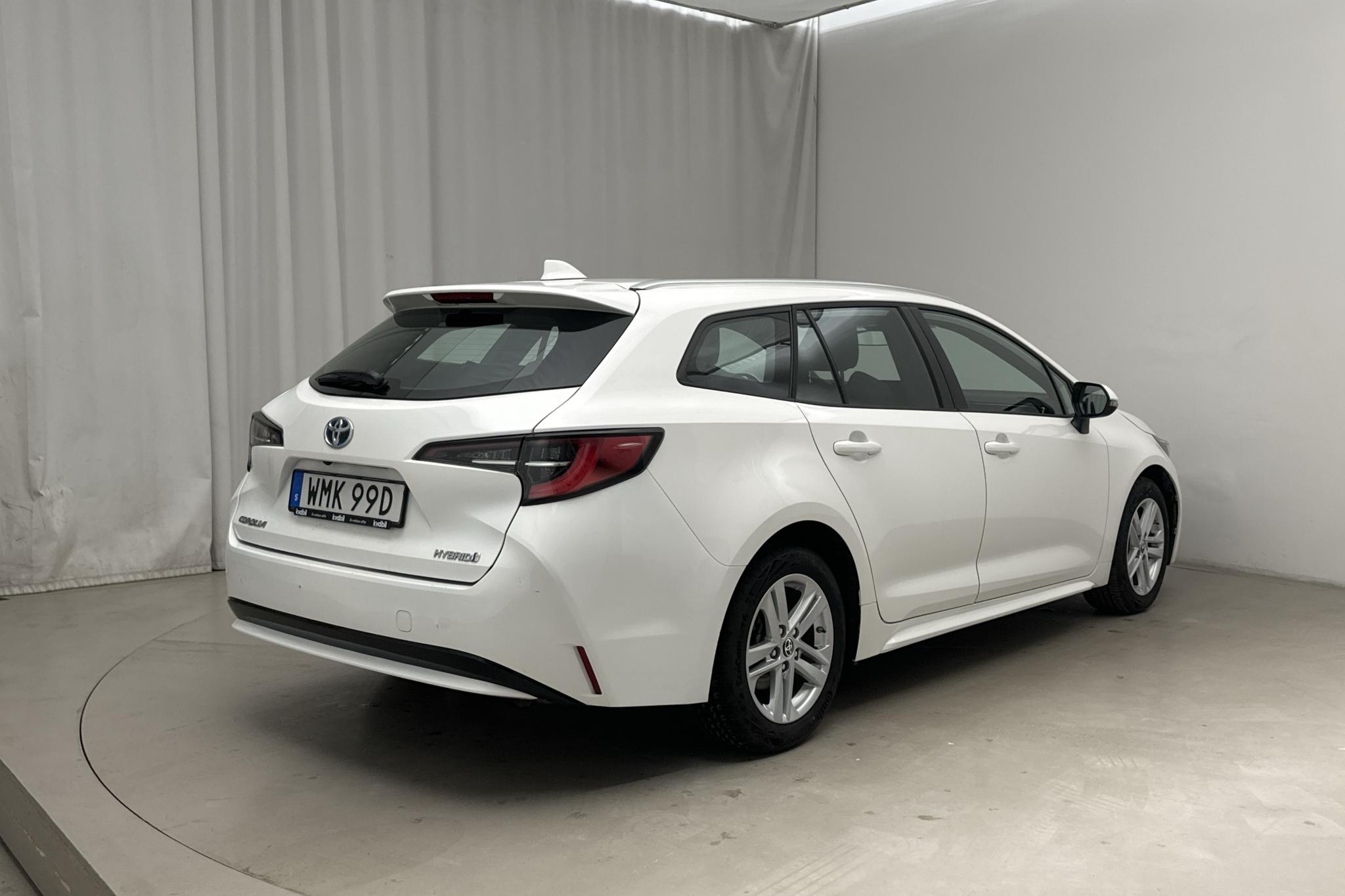 Toyota Corolla 1.8 Hybrid Touring Sports (122hk) - 3 253 mil - Automat - vit - 2022