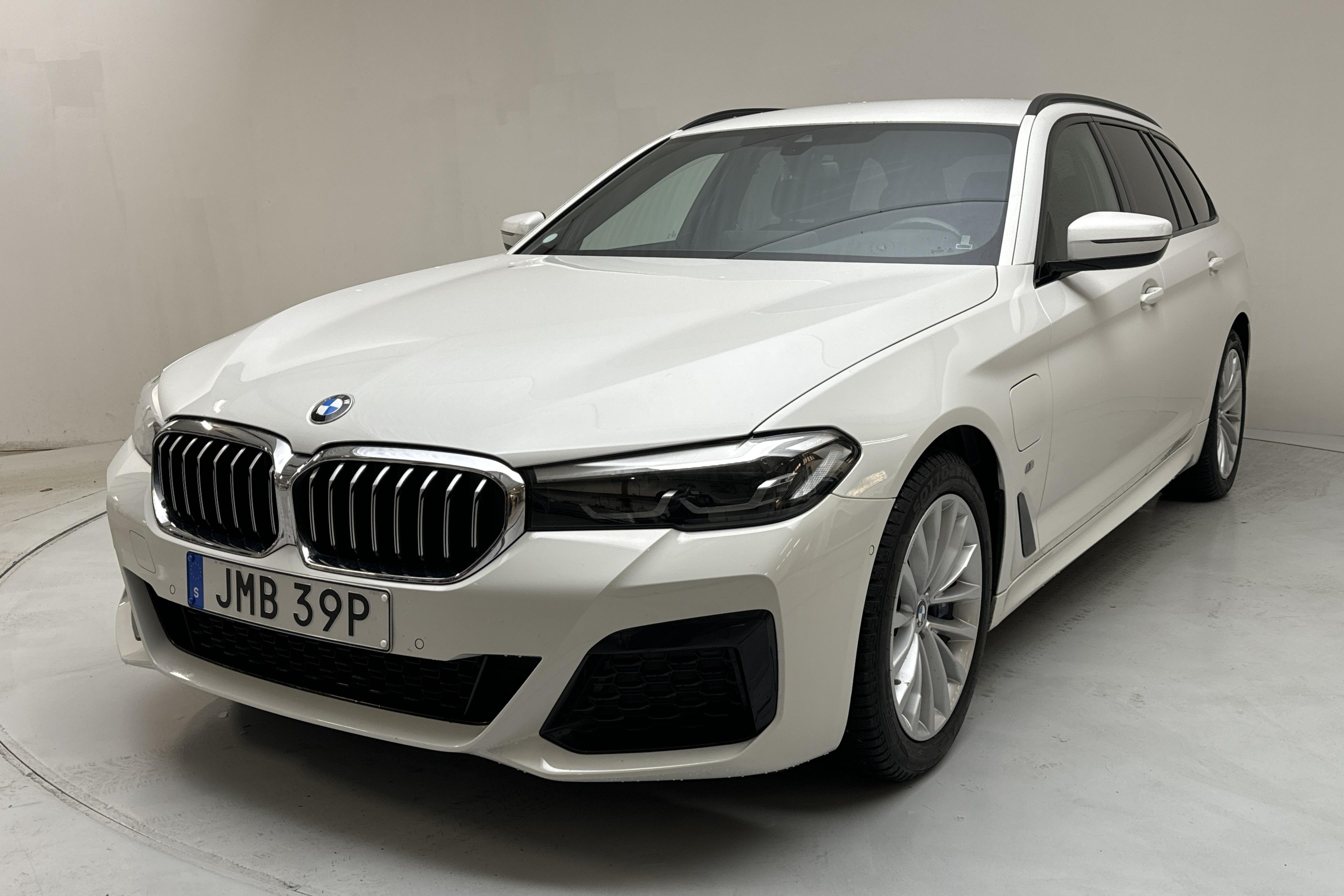 BMW 530e Touring, G31 12kWh LCI (292hk) - 65 840 km - Automatic - white - 2021