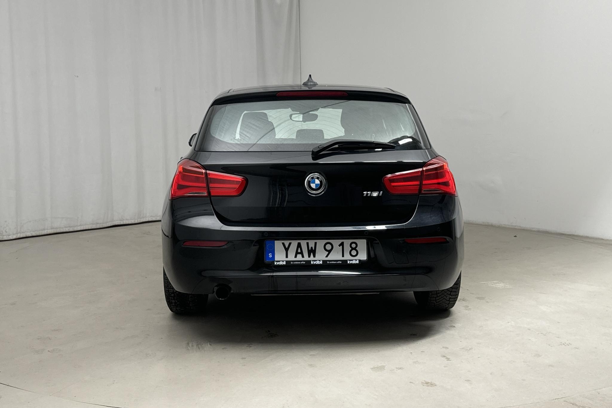 BMW 118i 5dr, F20 (136hk) - 91 730 km - Manual - black - 2016