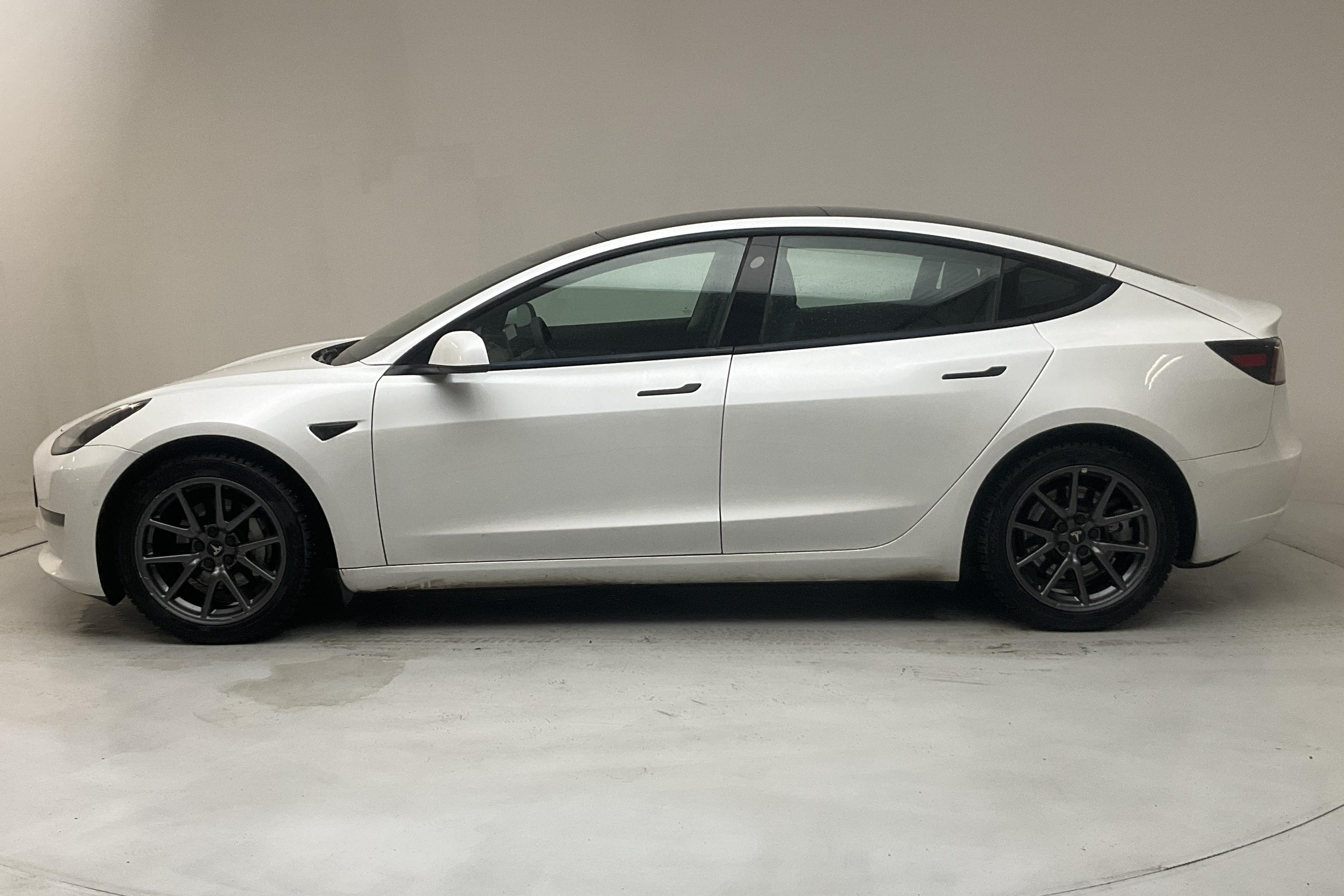 Tesla Model 3 Long Range Dual Motor AWD - 70 170 km - Automatic - white - 2021