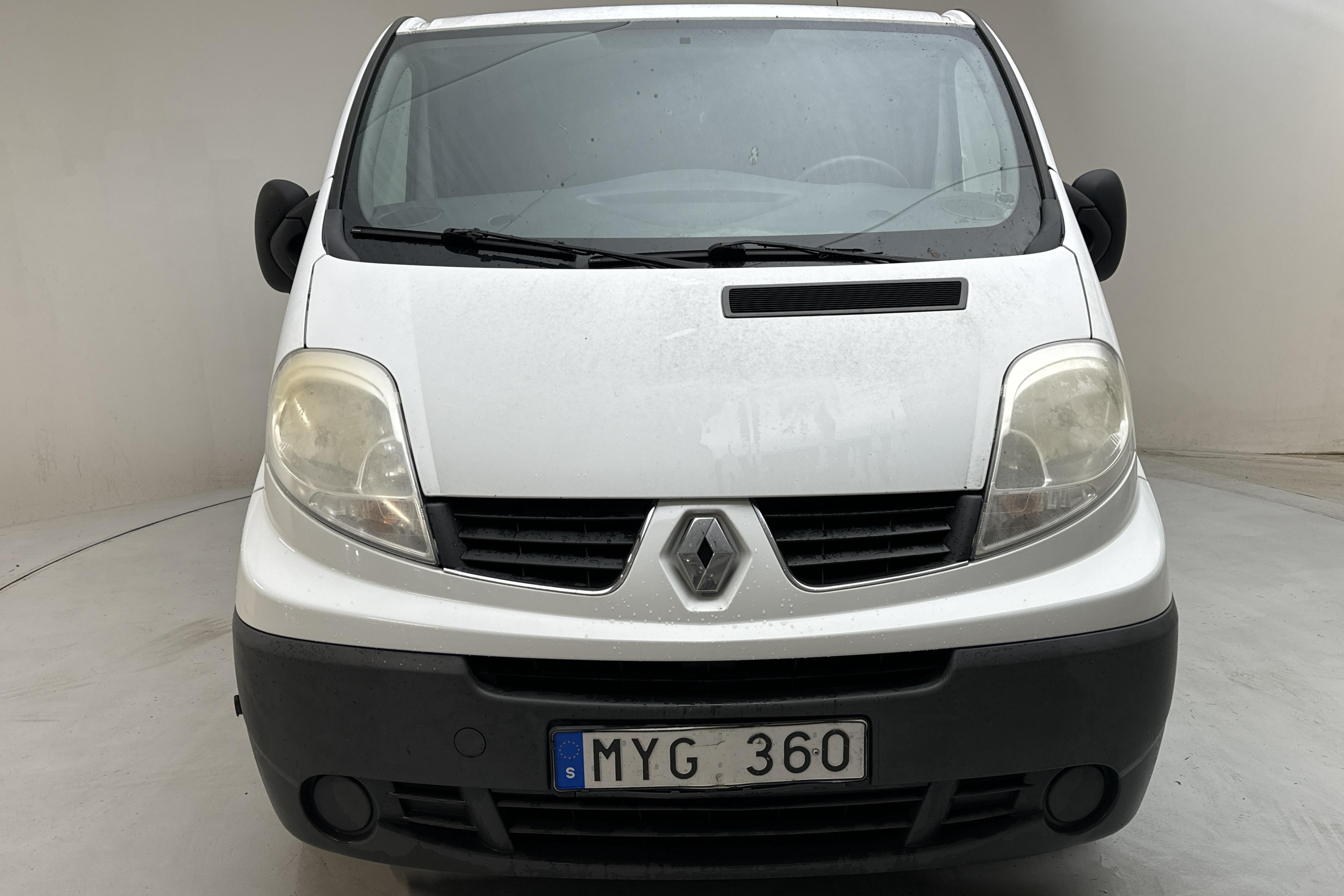 Renault Trafic 2.0 dCi Skåp/Buss (115hk) - 249 210 km - Manualna - biały - 2013