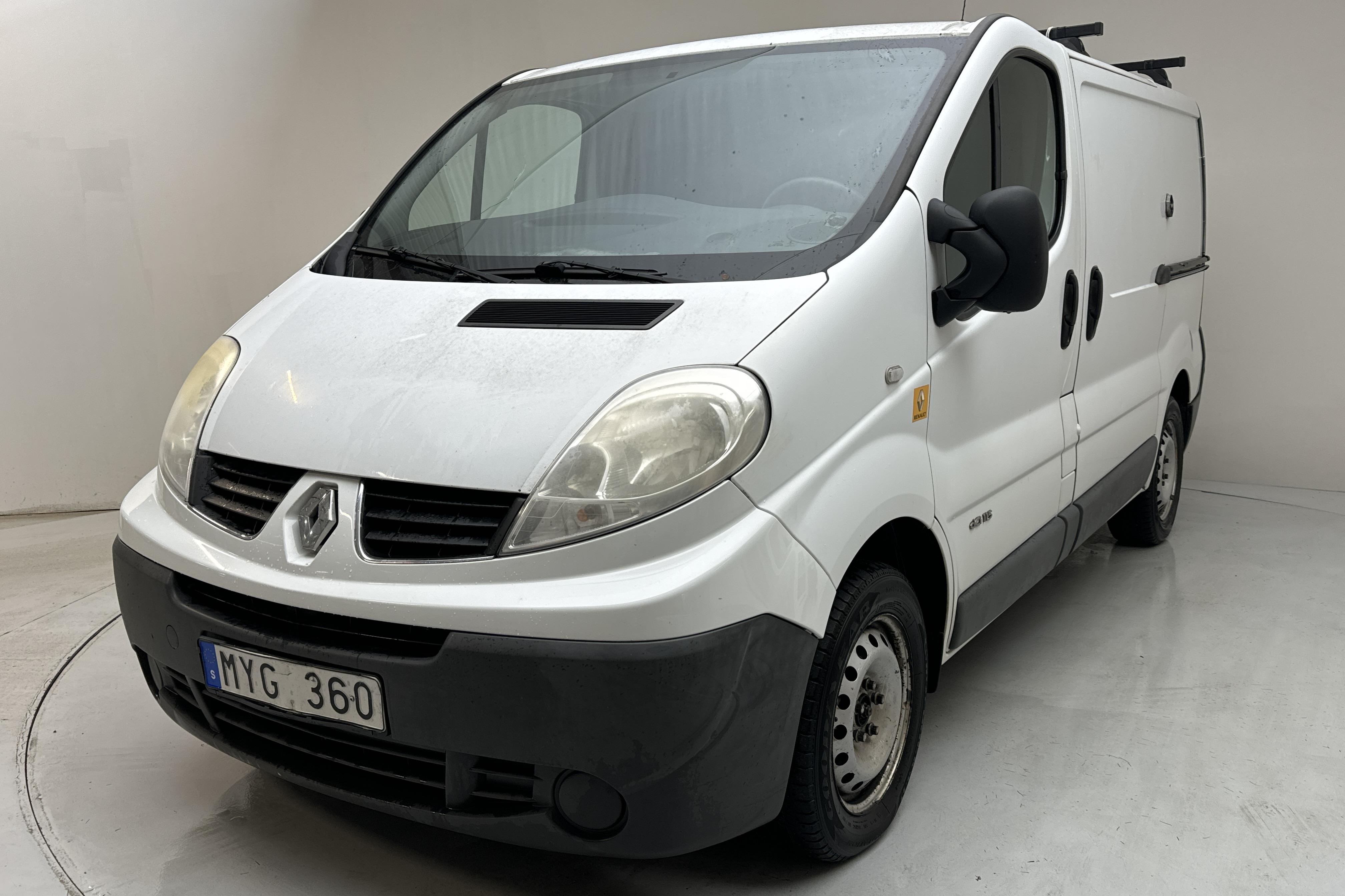 Renault Trafic 2.0 dCi Skåp/Buss (115hk) - 249 210 km - Manualna - biały - 2013