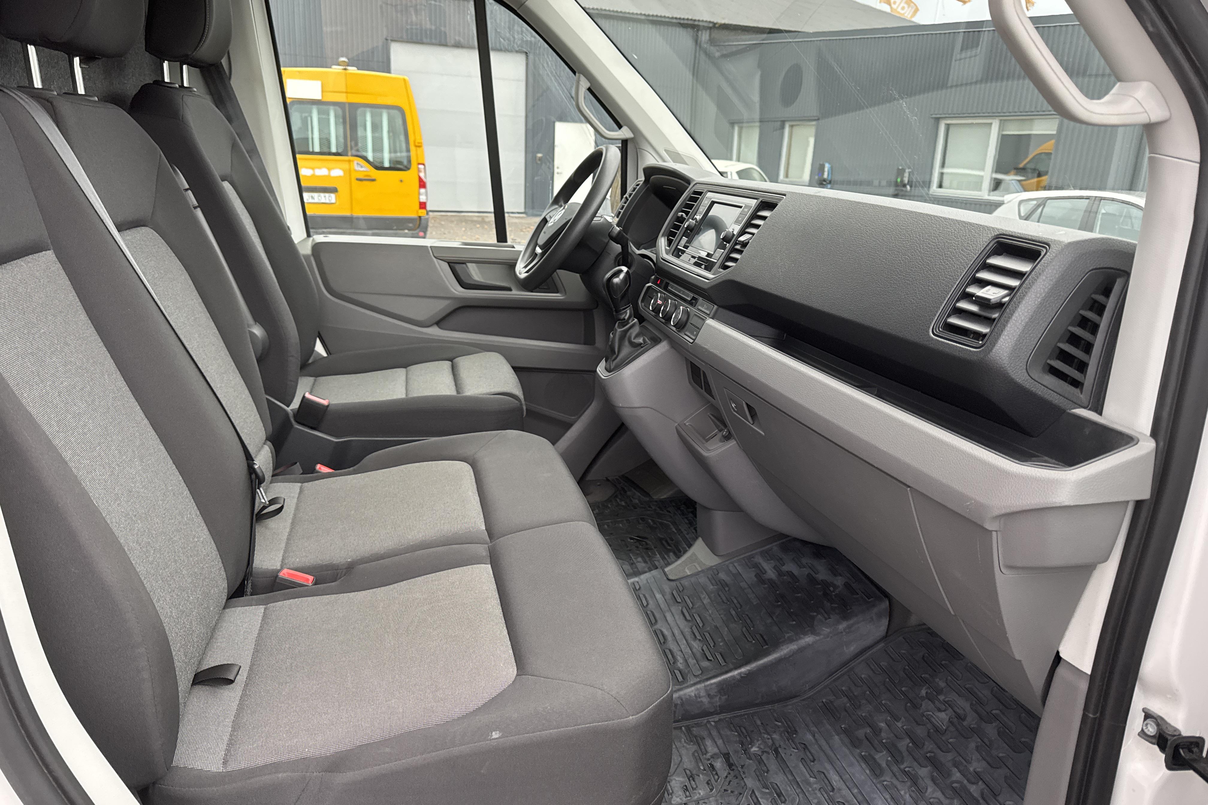 VW Crafter 35 2.0 TDI Volymskåp (177hk) - 96 730 km - Automatic - white - 2022