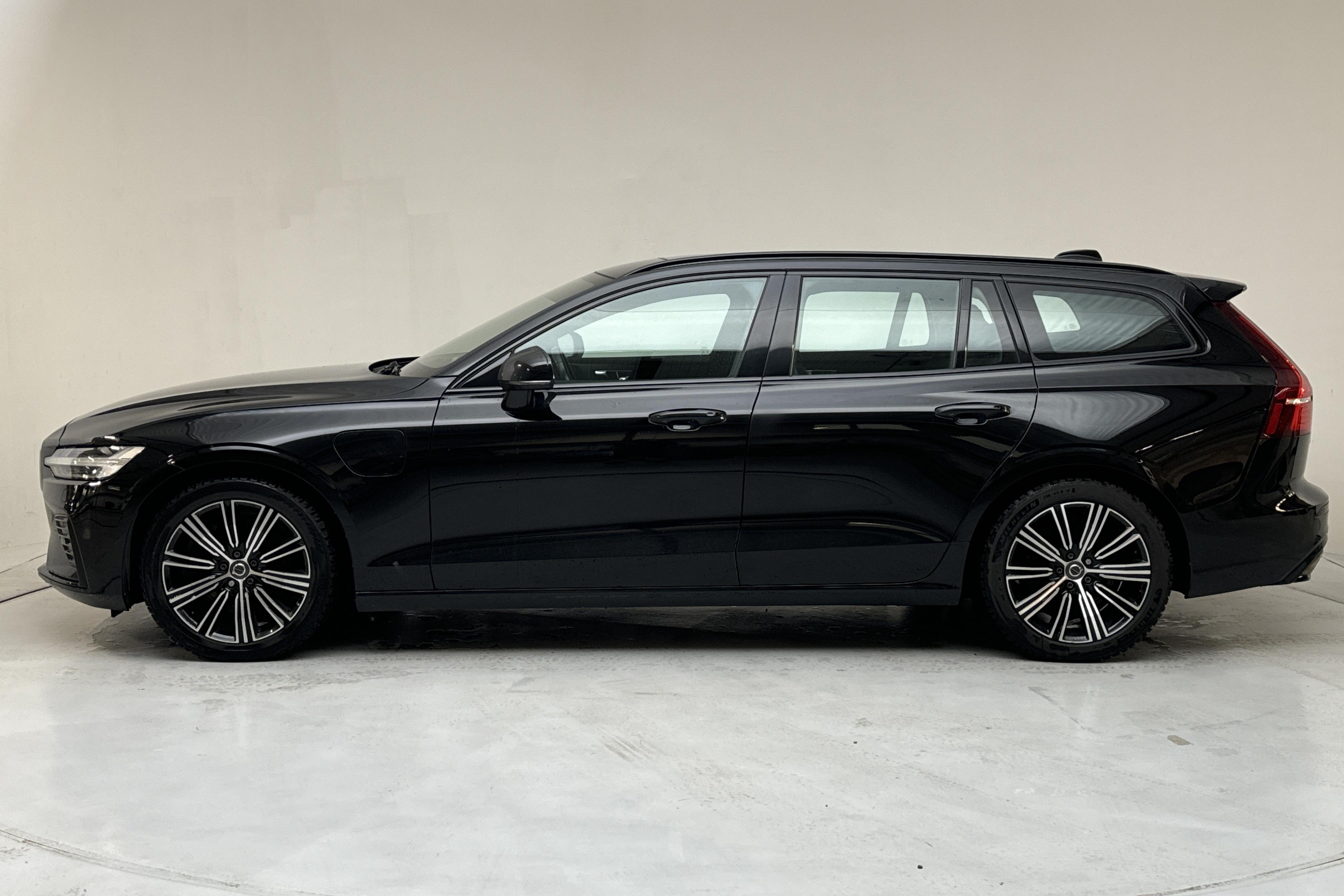 Volvo V60 T8 AWD Twin Engine (390hk) - 120 280 km - Automatic - black - 2019