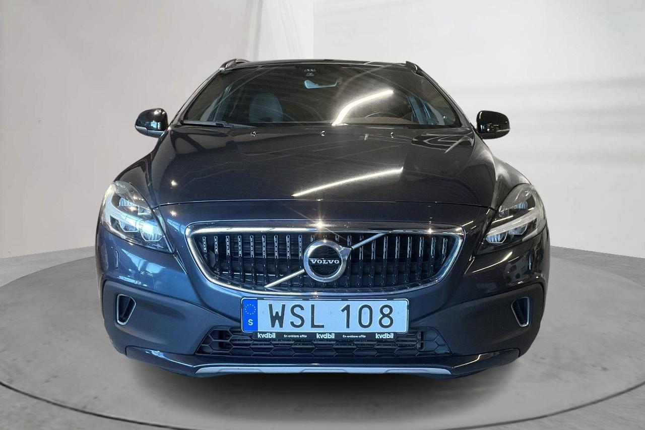 Volvo V40 Cross Country D2 (120hk) - 84 790 km - Automaatne - Dark Blue - 2017