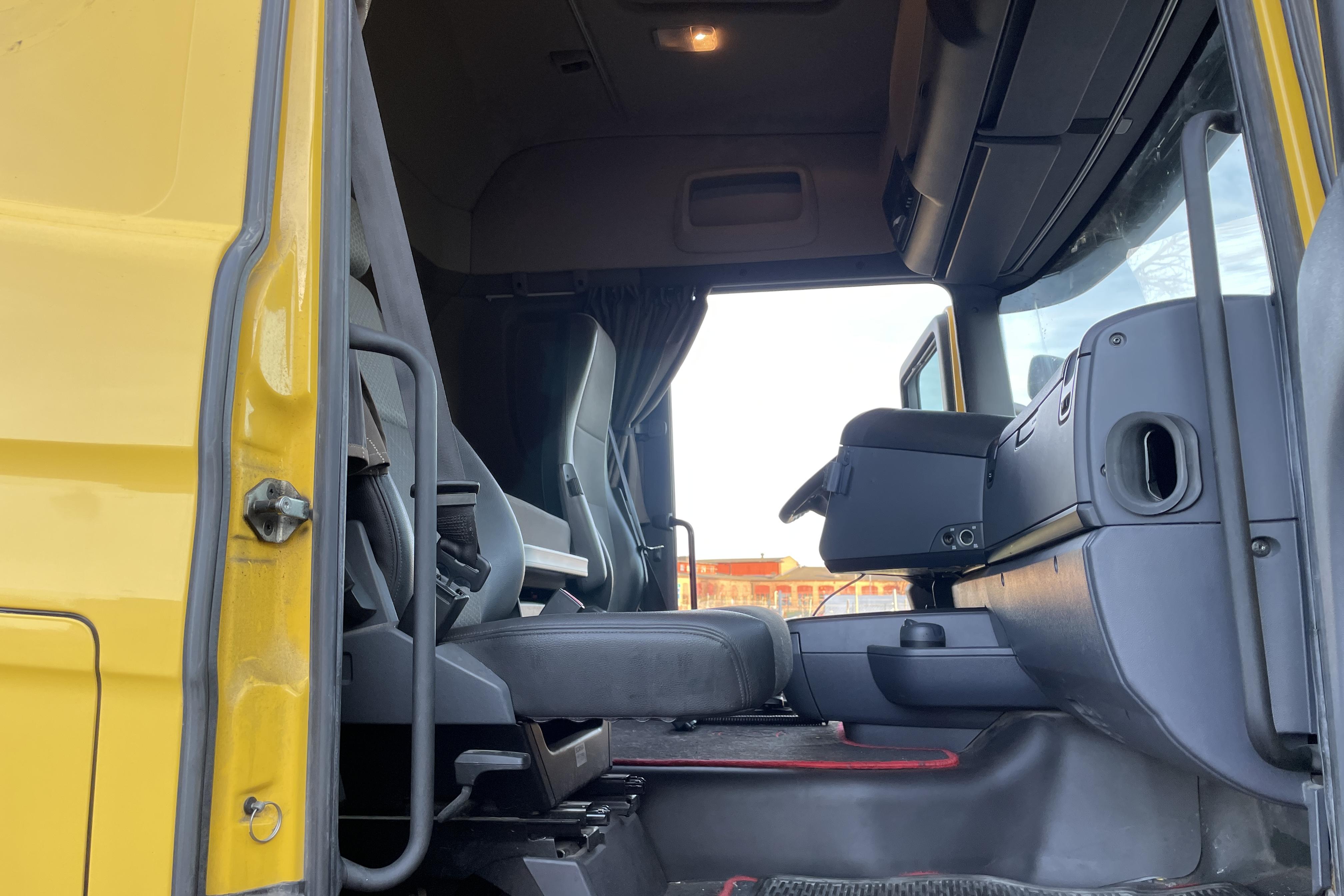 SCANIA R490 - 1 012 279 km - Automaatne - kollane - 2015