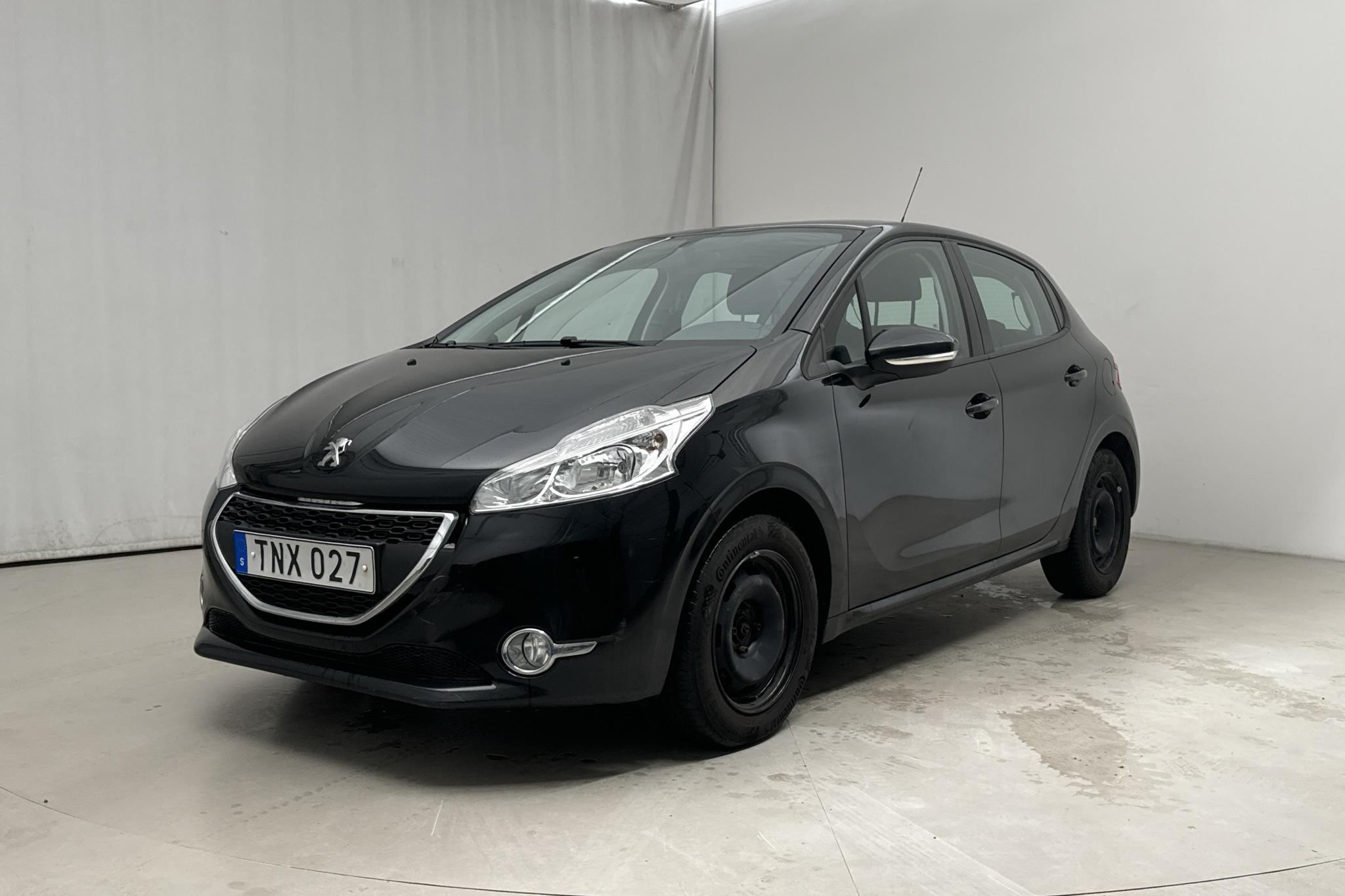 Peugeot 208 1.2 VTi 5dr (82hk) - 15 071 mil - Manuell - svart - 2015