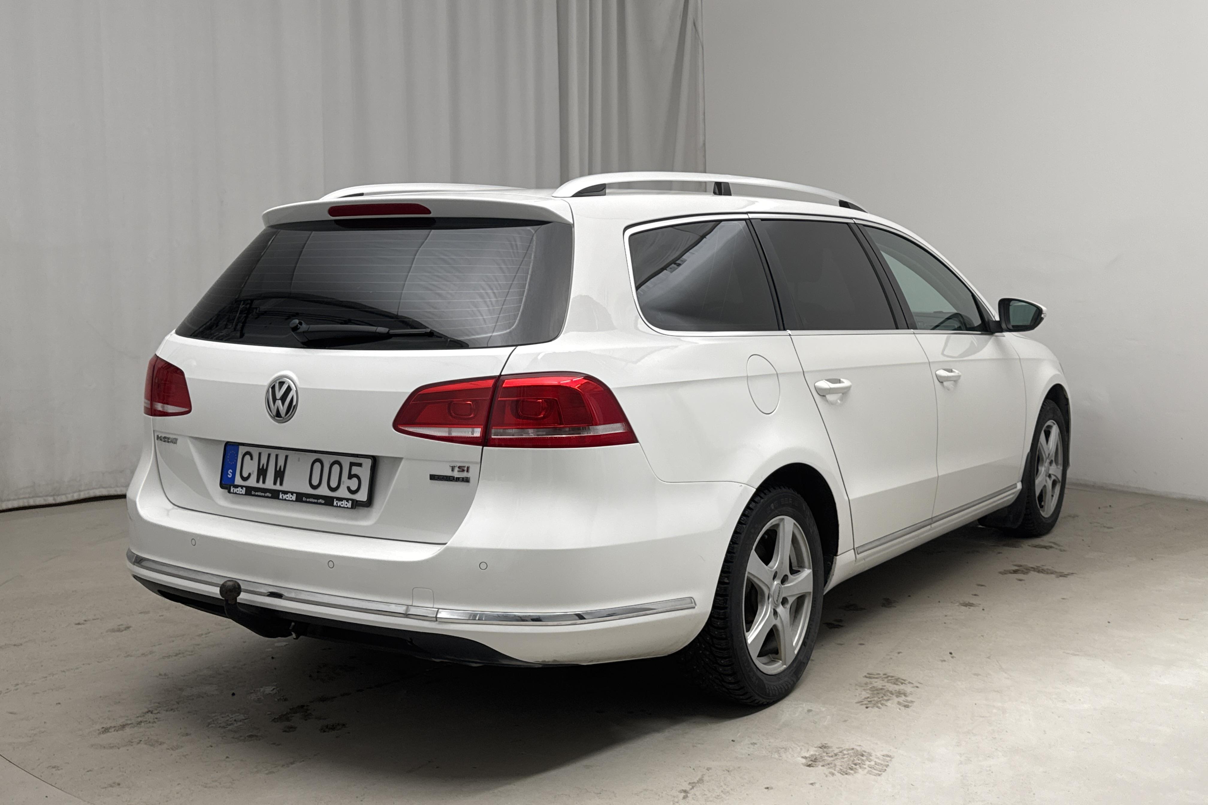 VW Passat 1.4 TSI EcoFuel Variant (150hk) - 208 680 km - Manual - white - 2013