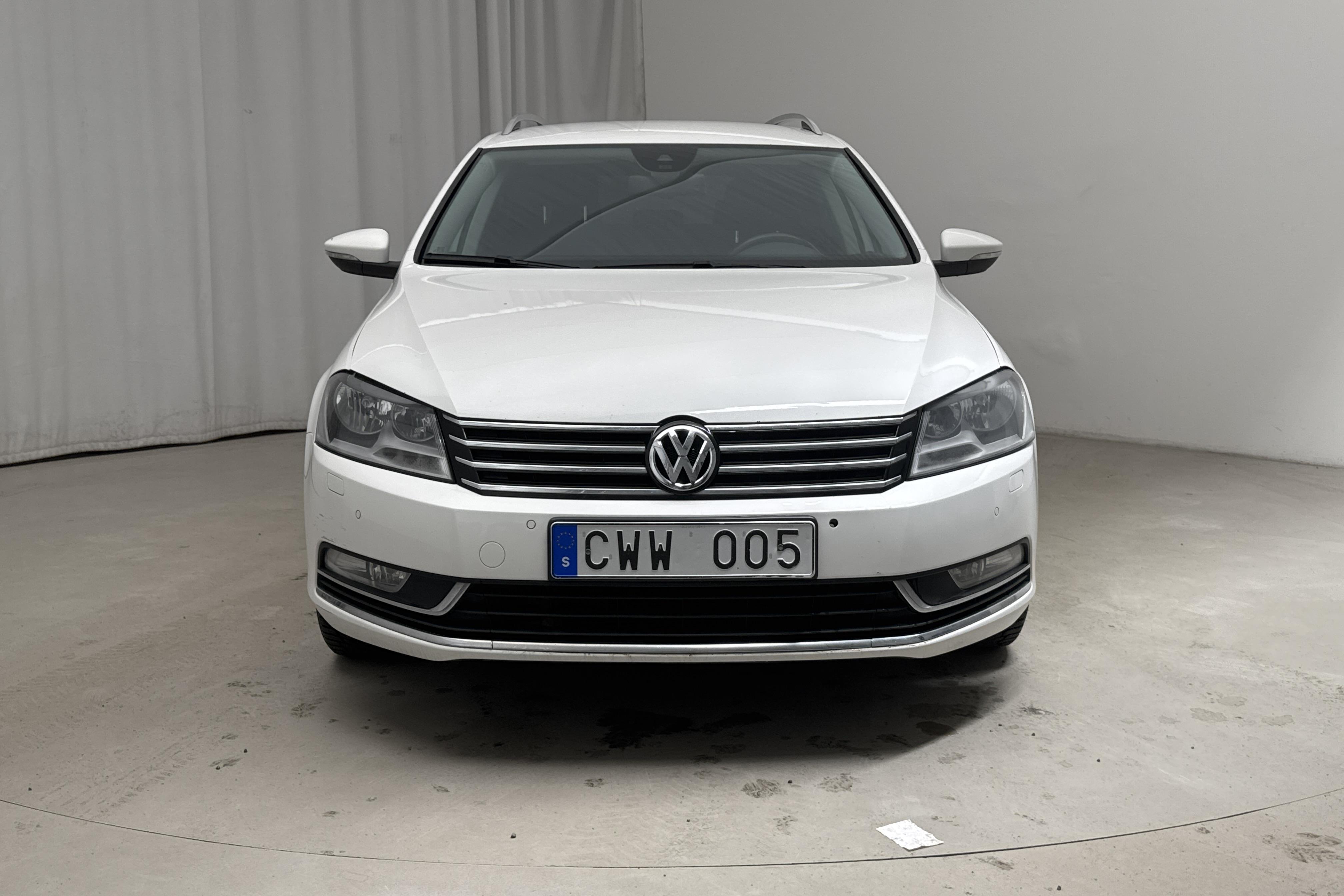 VW Passat 1.4 TSI EcoFuel Variant (150hk) - 208 680 km - Manual - white - 2013